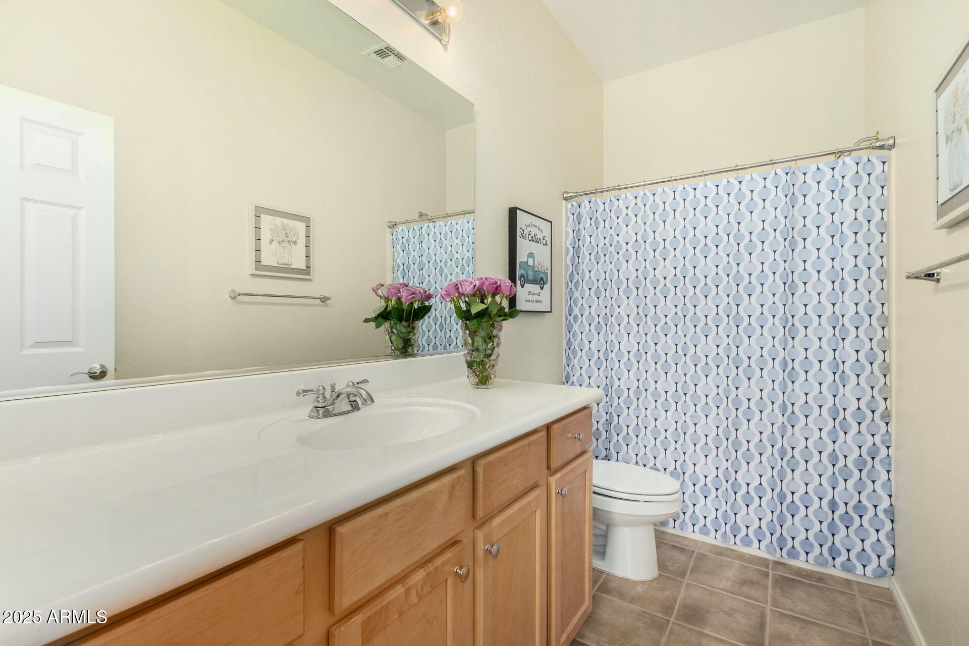 7445 E EAGLE CREST Drive, 1122