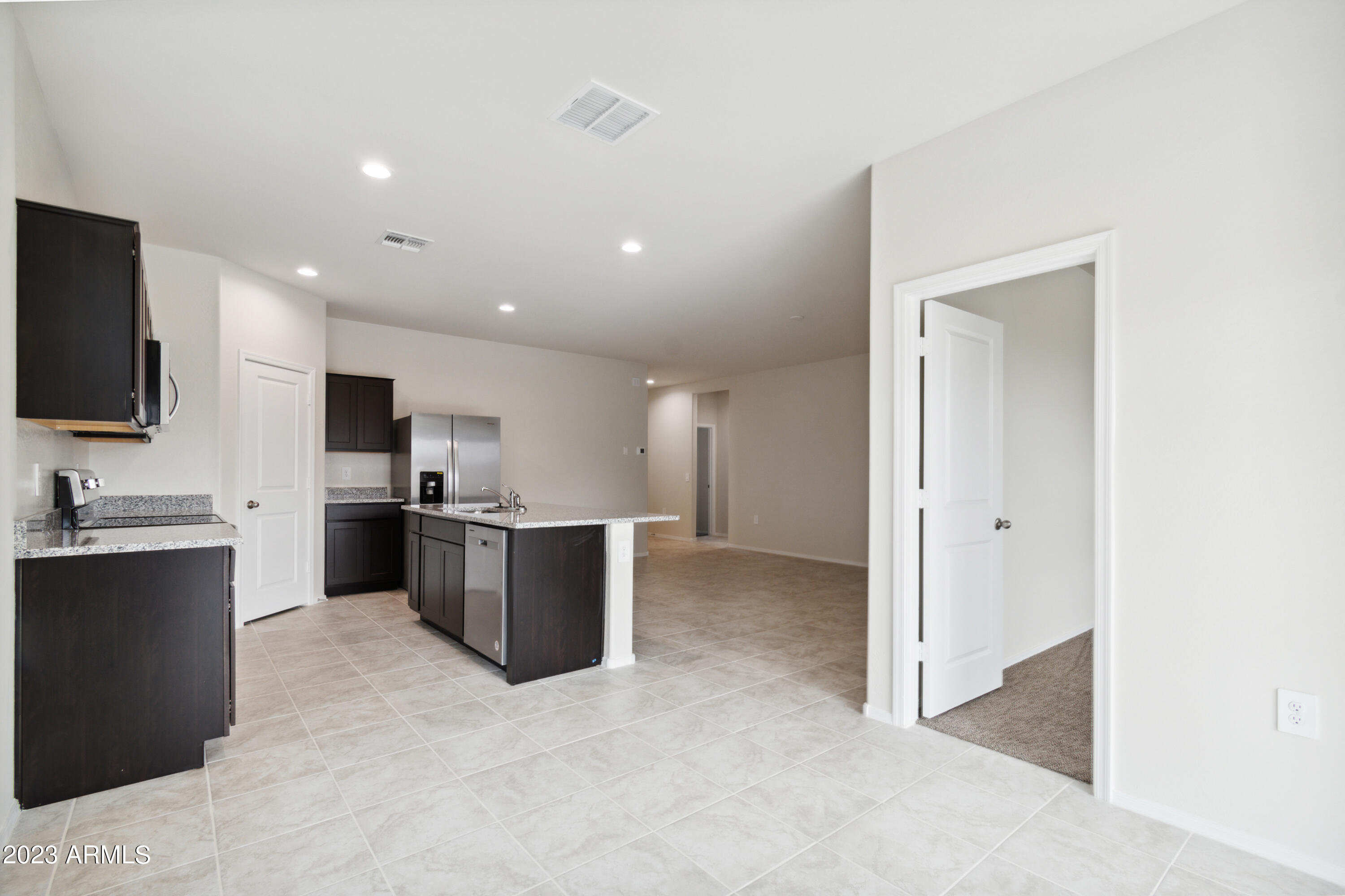 1854 W Sombra Avenue