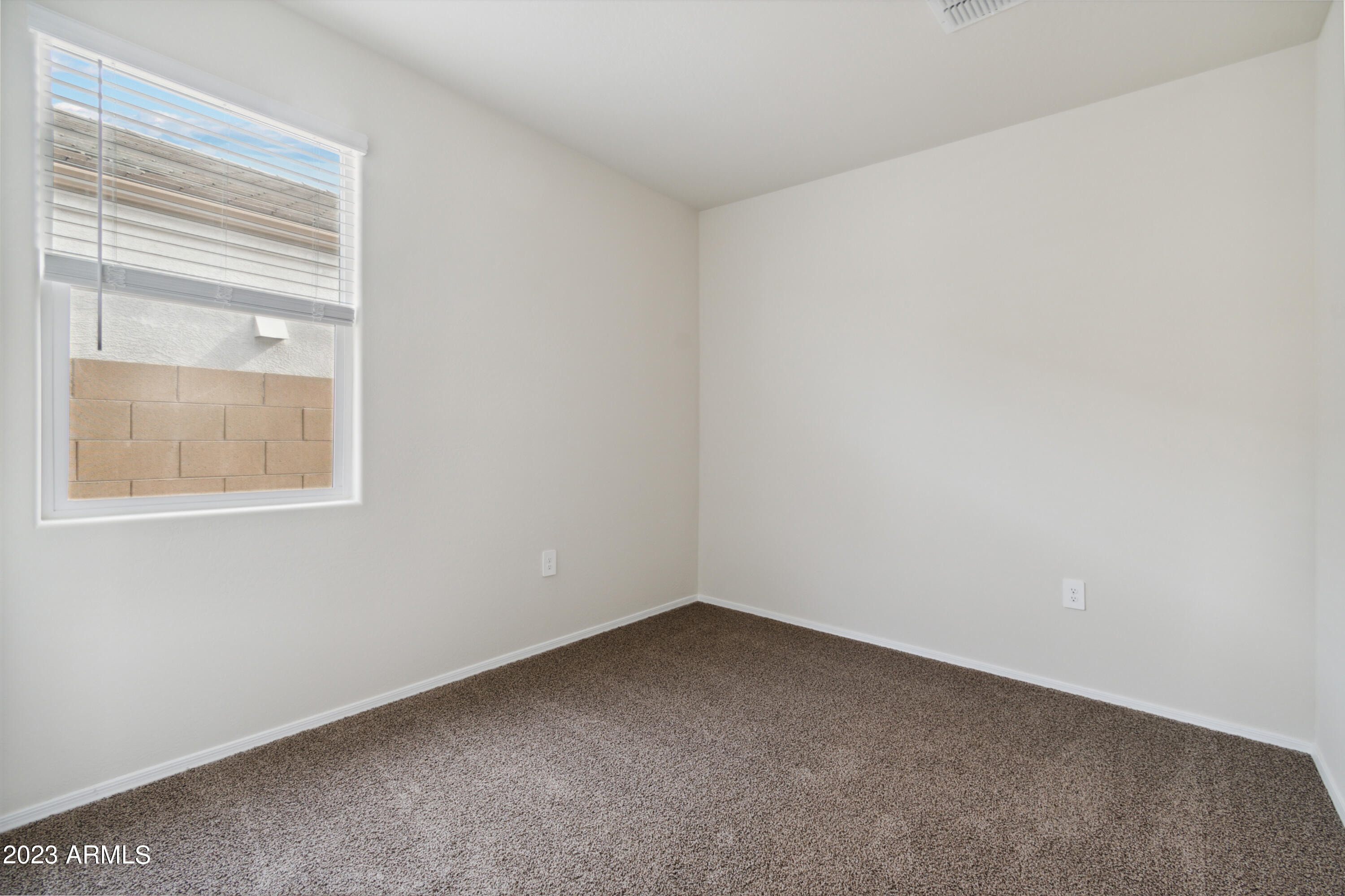 1854 W Sombra Avenue