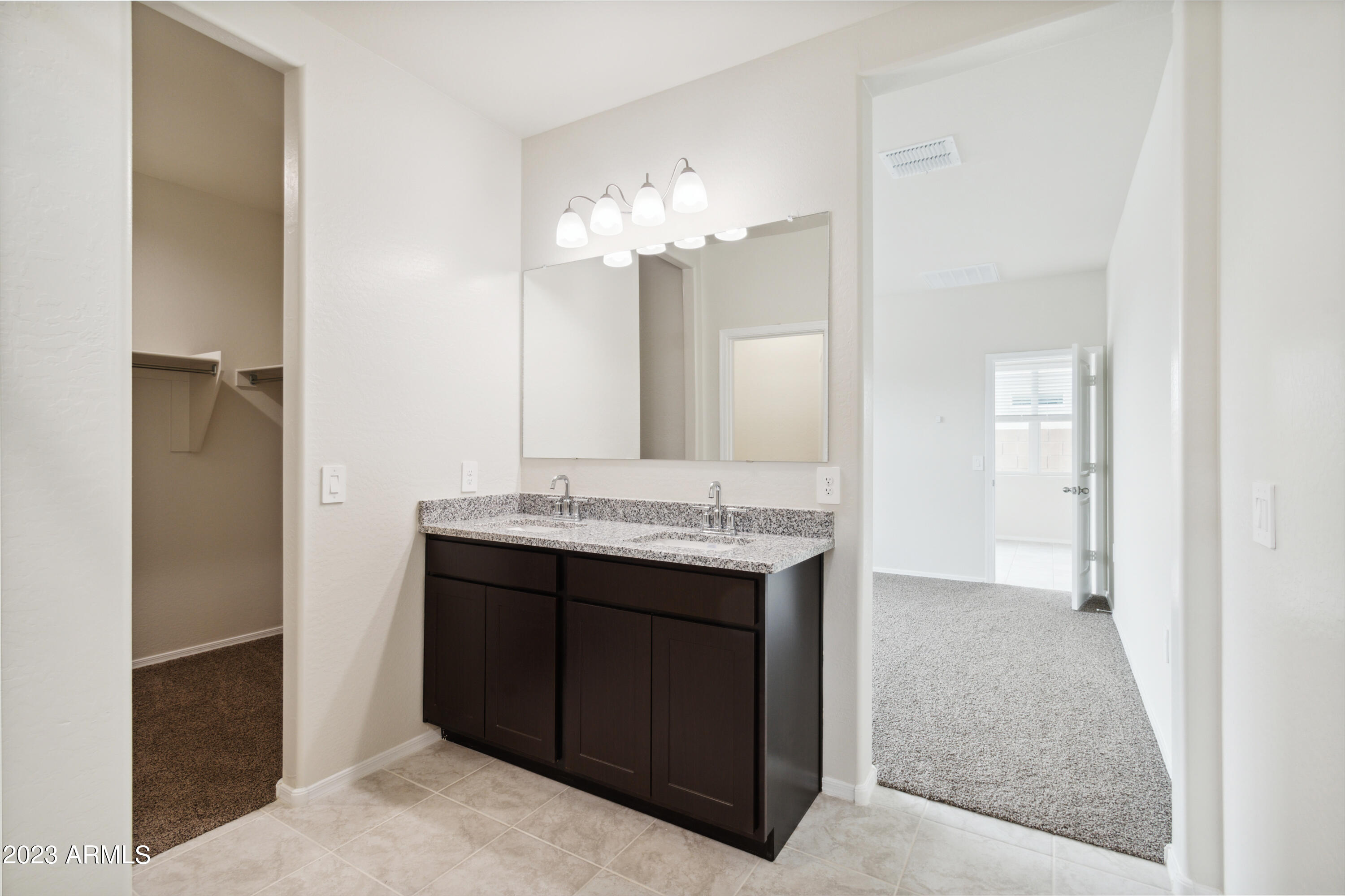 1854 W Sombra Avenue