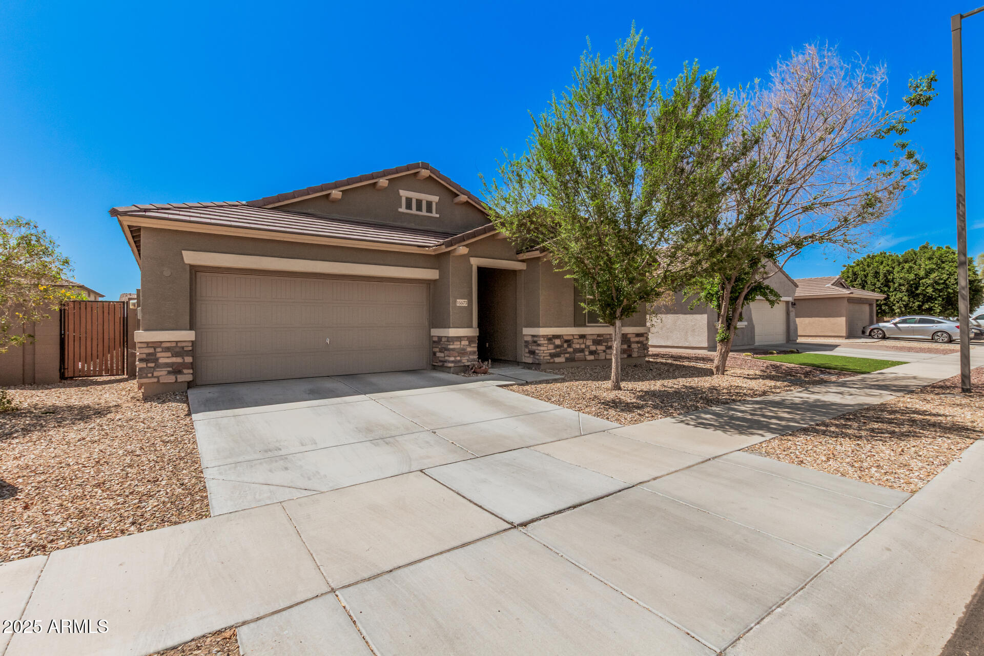 15573 W LAUREL Lane