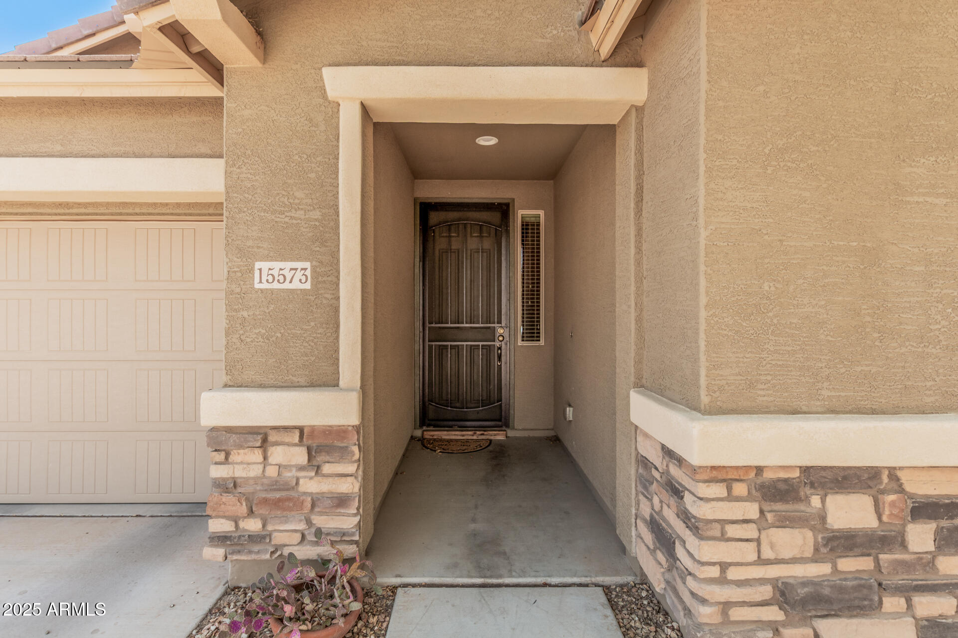 15573 W LAUREL Lane