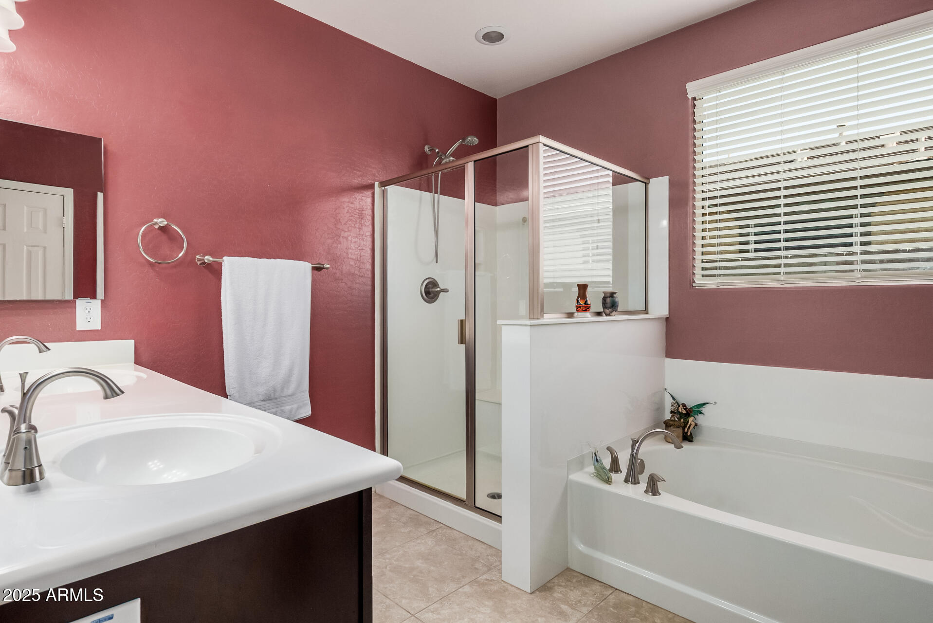 15573 W LAUREL Lane
