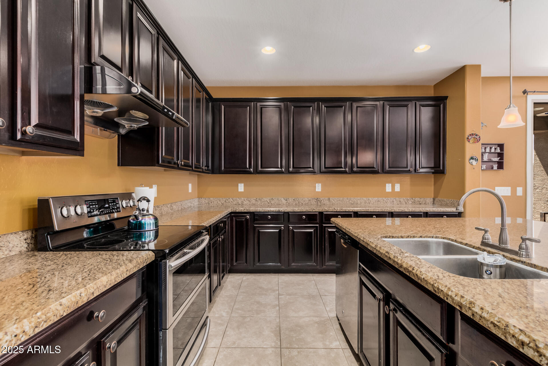15573 W LAUREL Lane