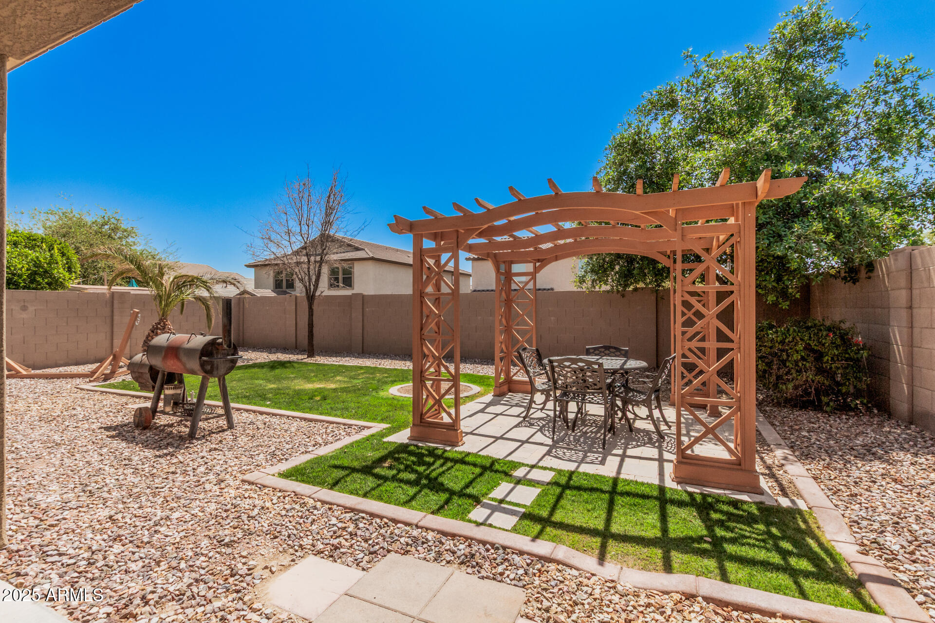 15573 W LAUREL Lane