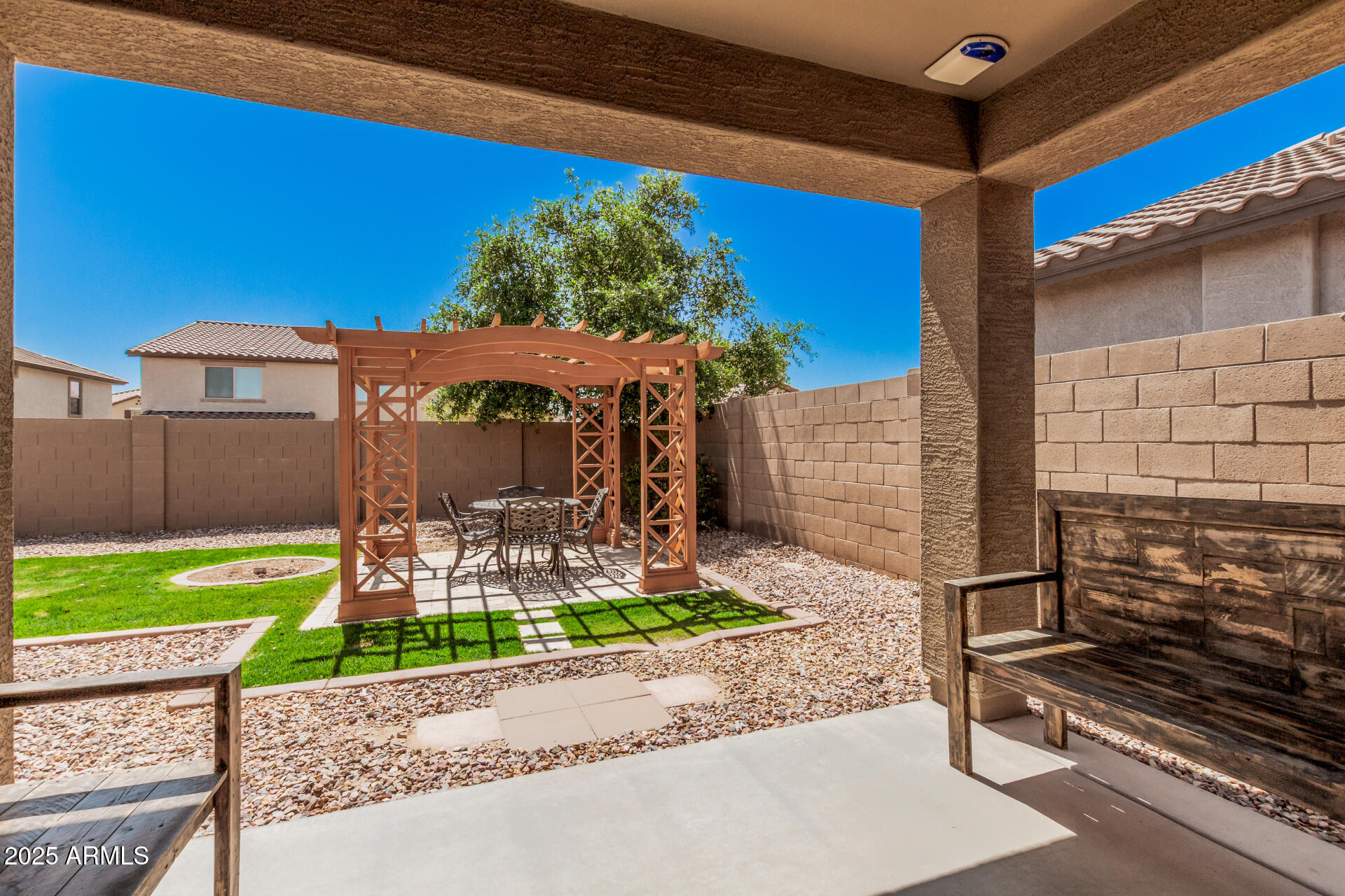 15573 W LAUREL Lane