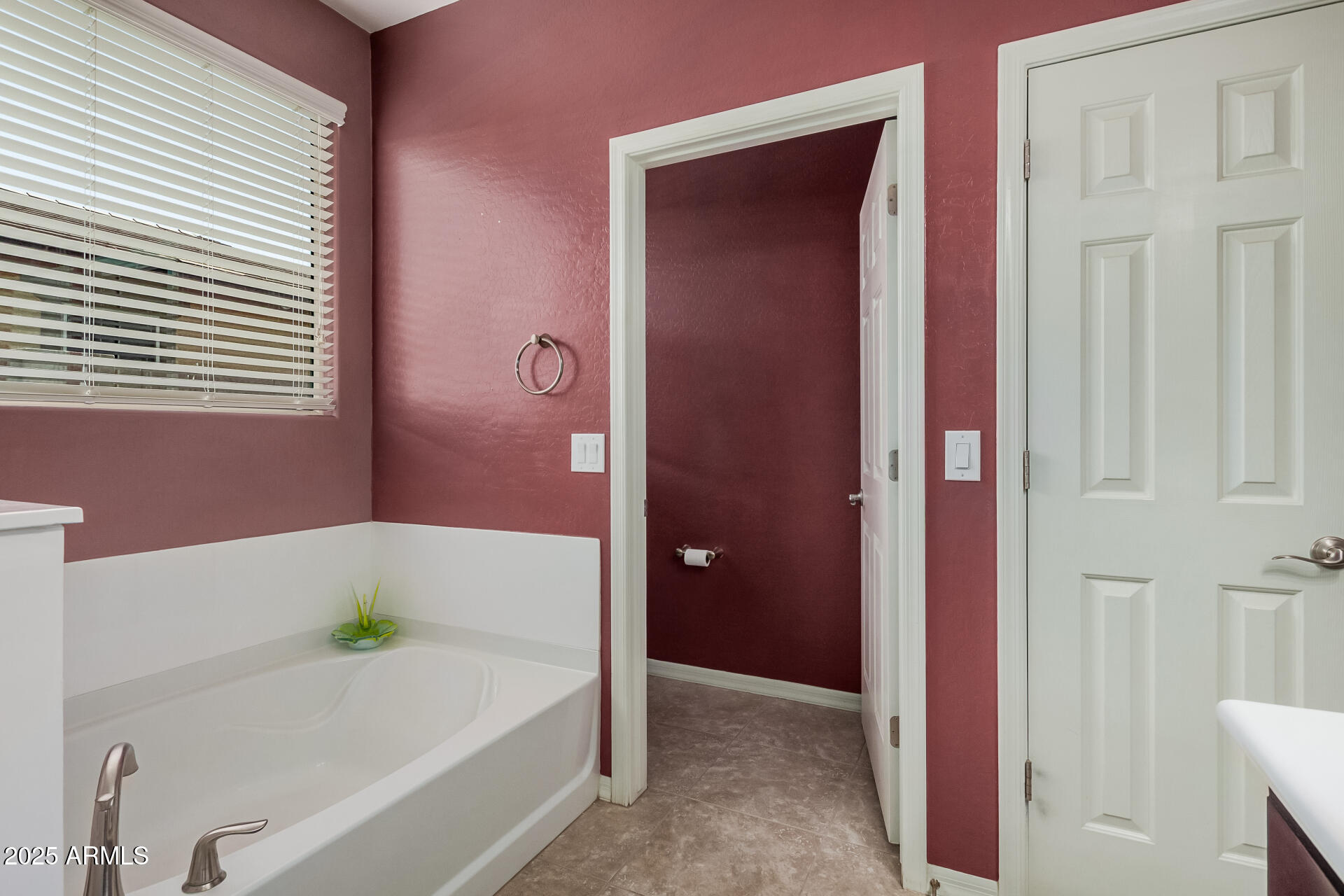 15573 W LAUREL Lane