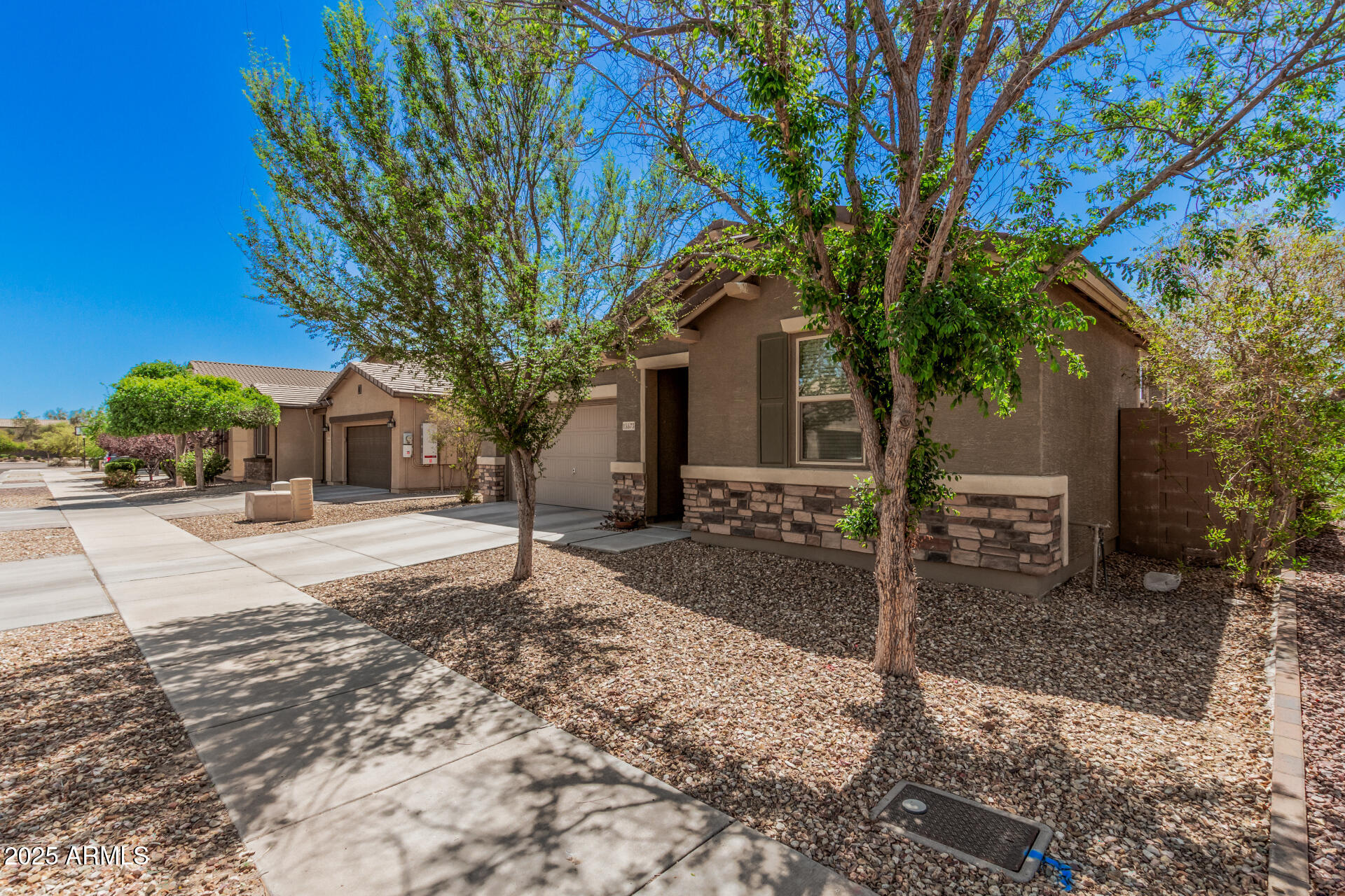 15573 W LAUREL Lane