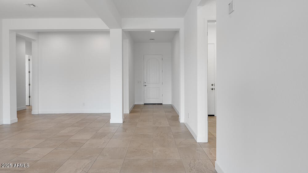 17841 W Windsor Boulevard