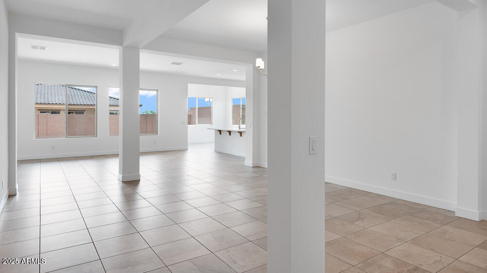 17841 W Windsor Boulevard