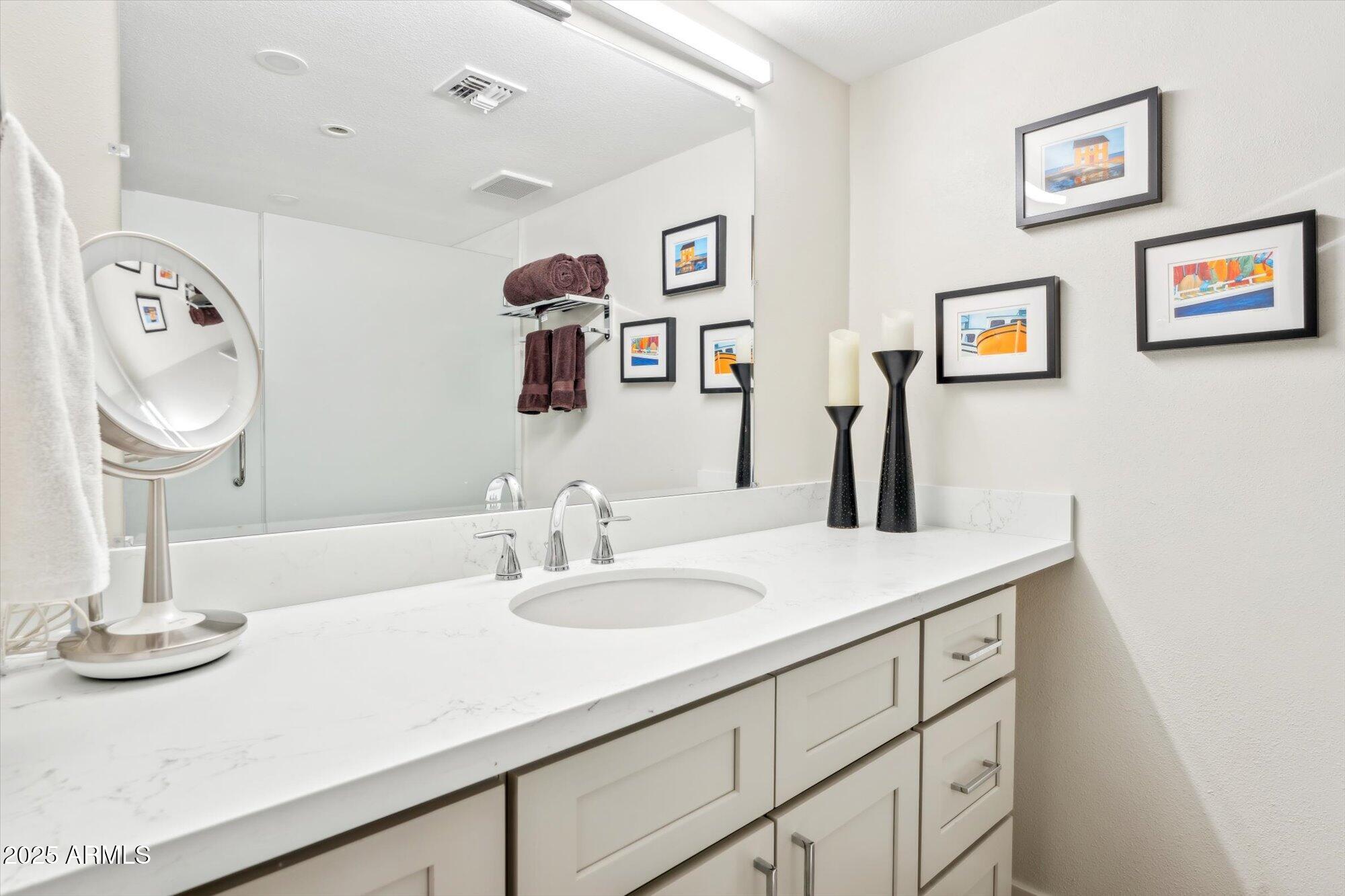 7850 E CAMELBACK Road, 608