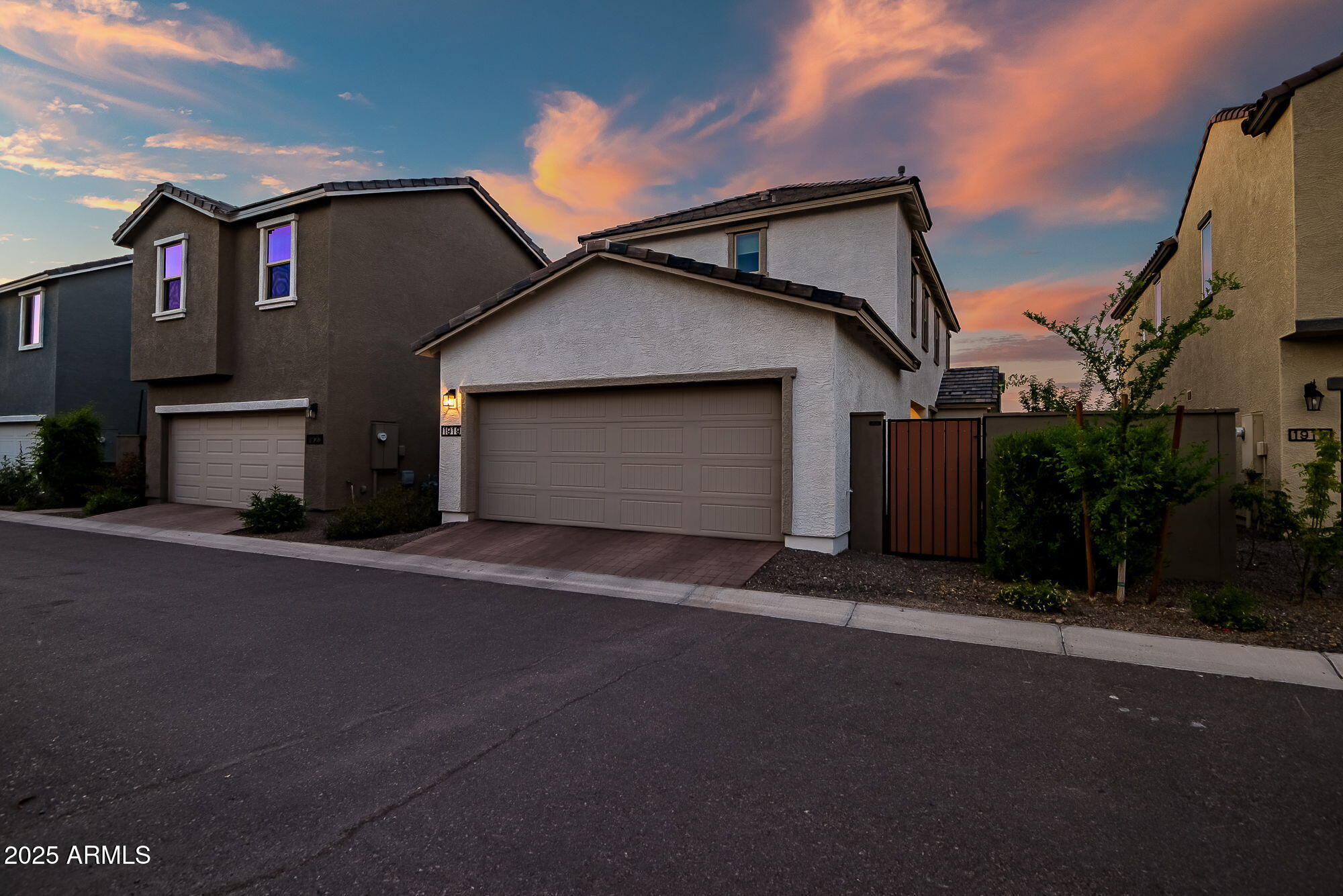 1919 W HIDE Trail