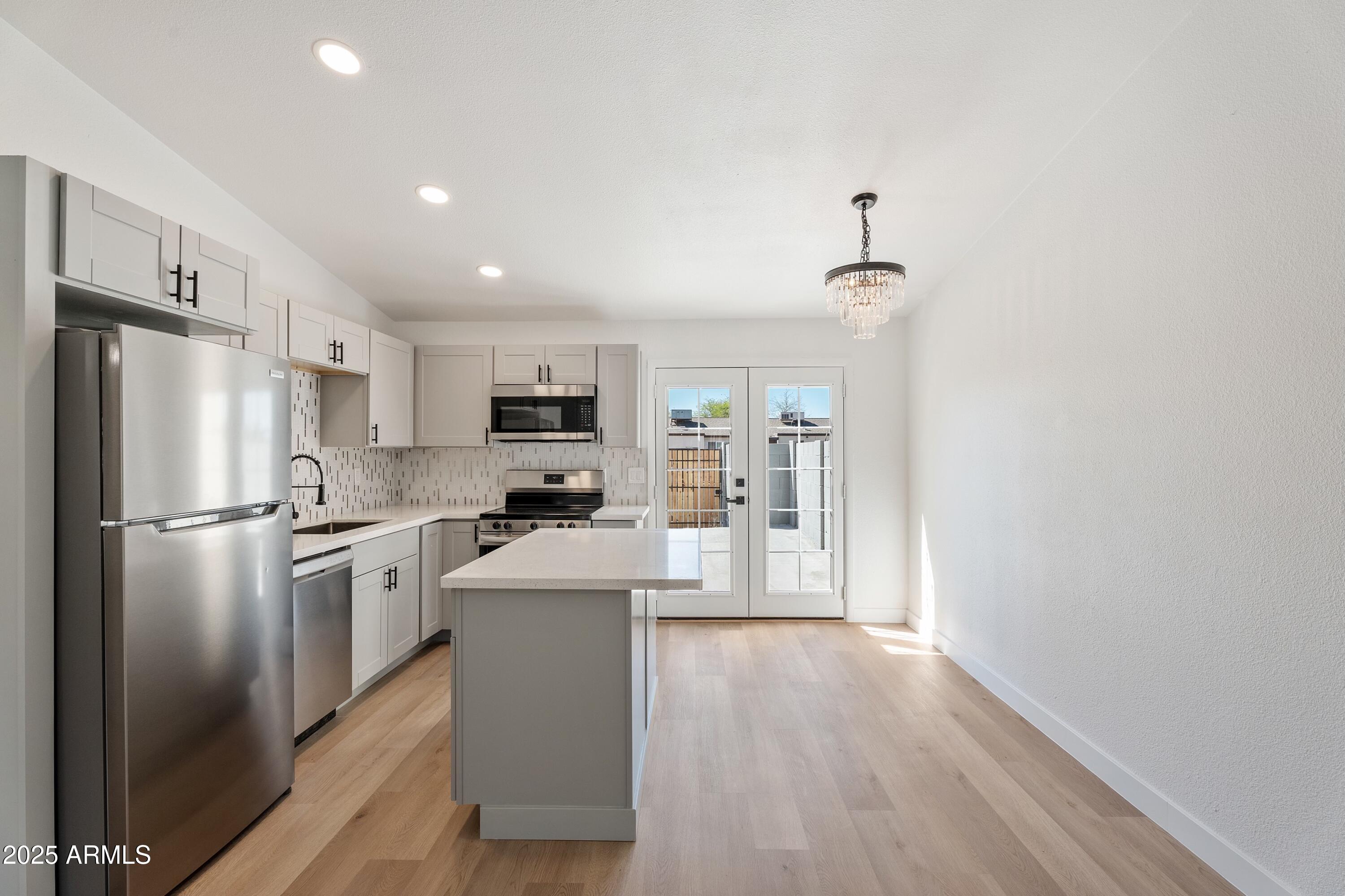 3646 N 69TH Avenue, 55