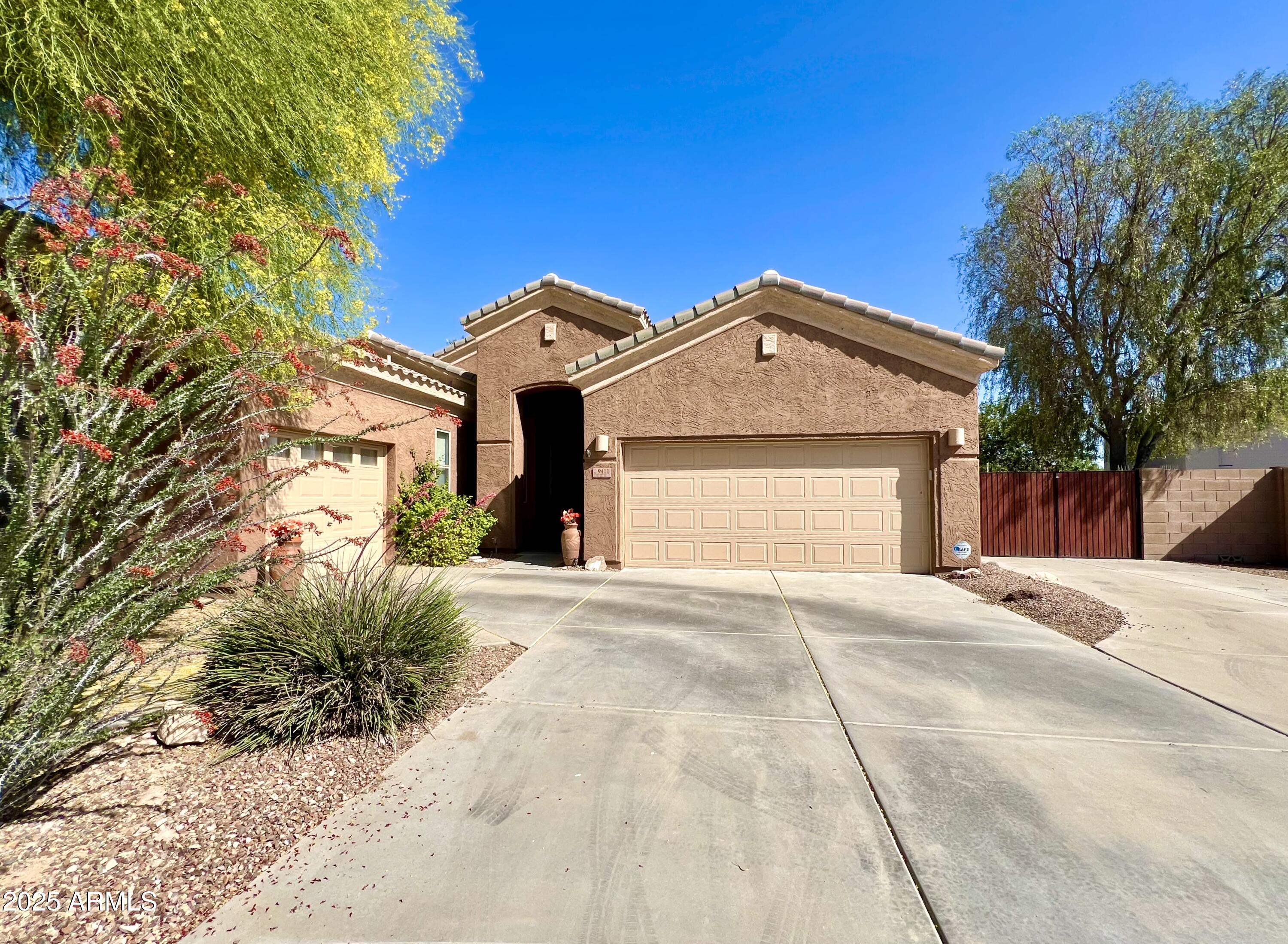 9411 W SALTER Drive