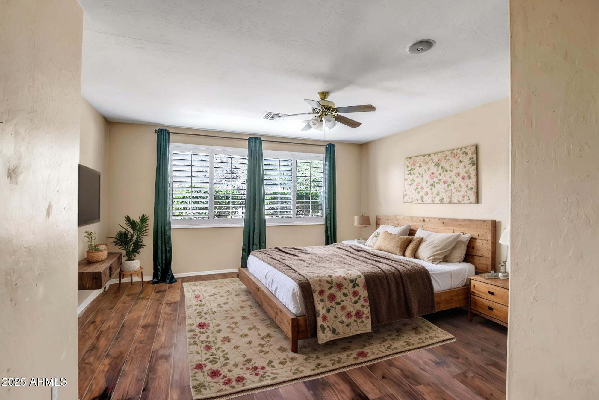 3054 W EAGLE CLAW Drive