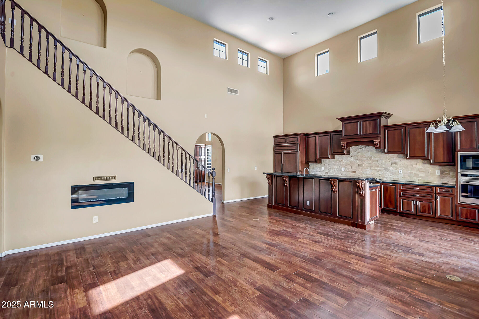 3054 W EAGLE CLAW Drive