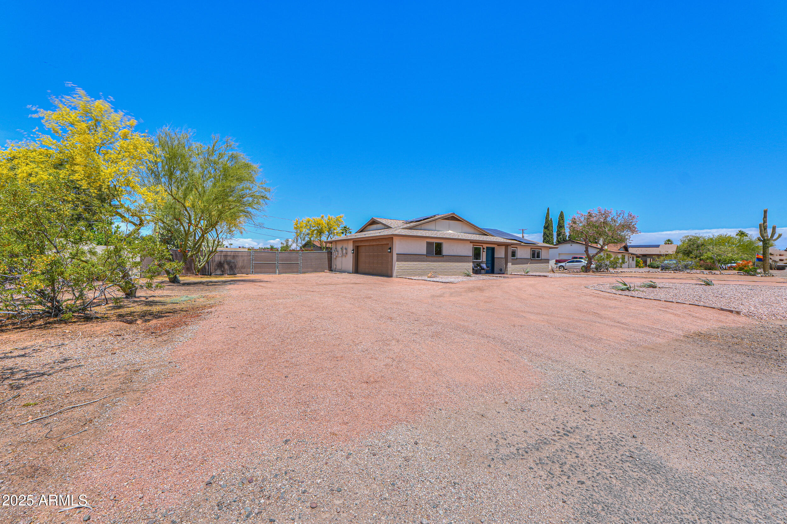 6502 E RUSTIC Drive