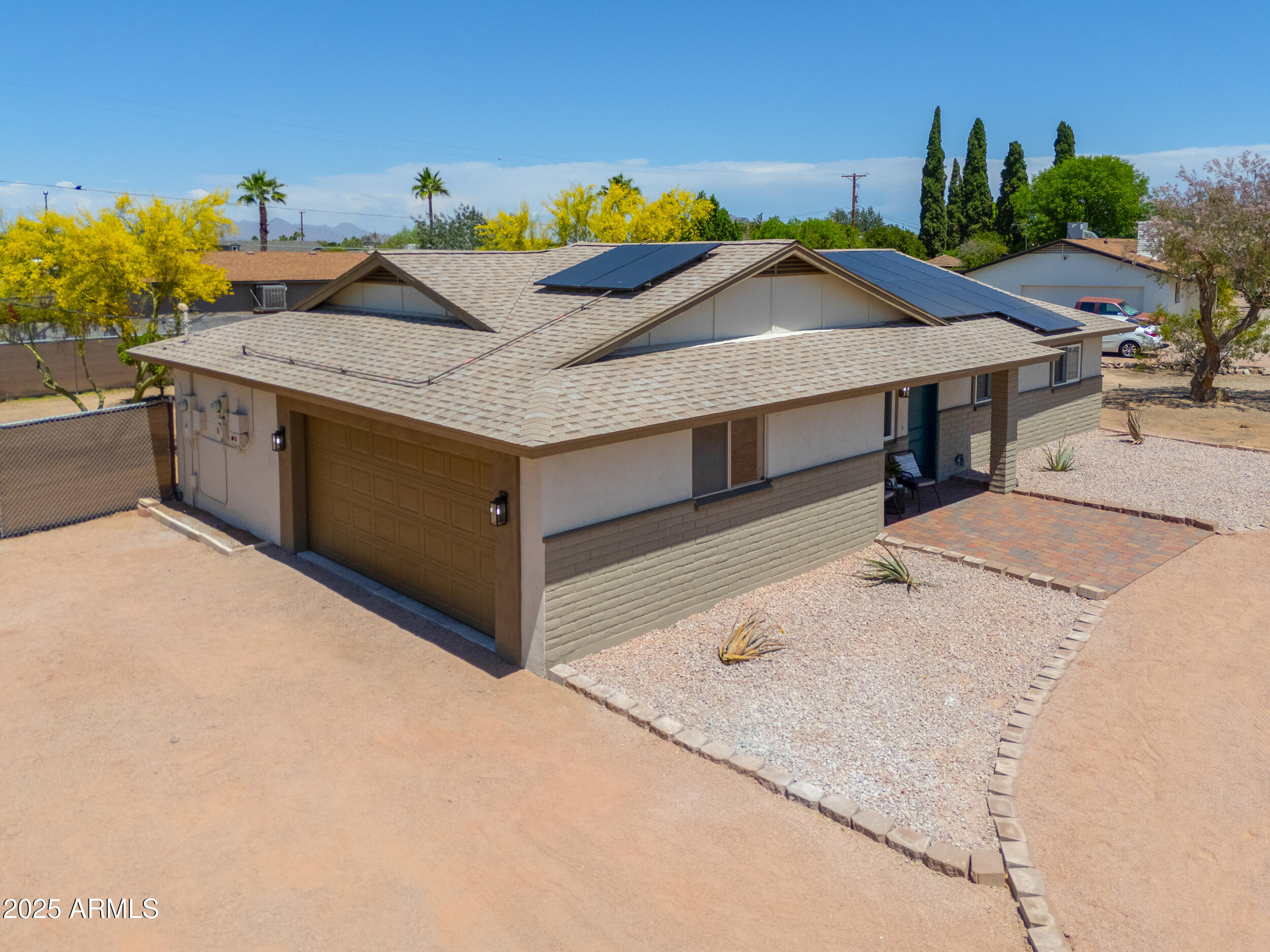 6502 E RUSTIC Drive
