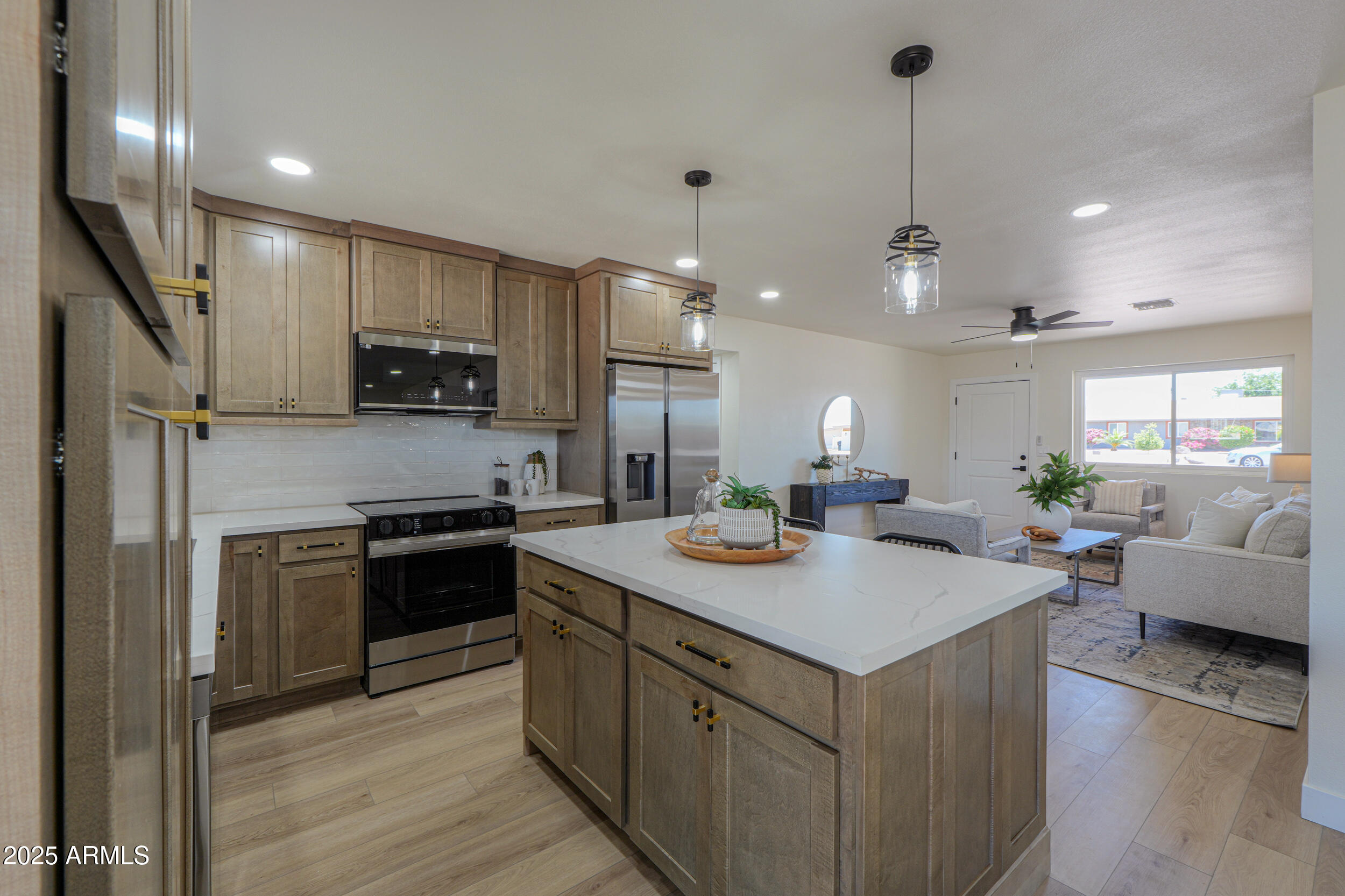6502 E RUSTIC Drive