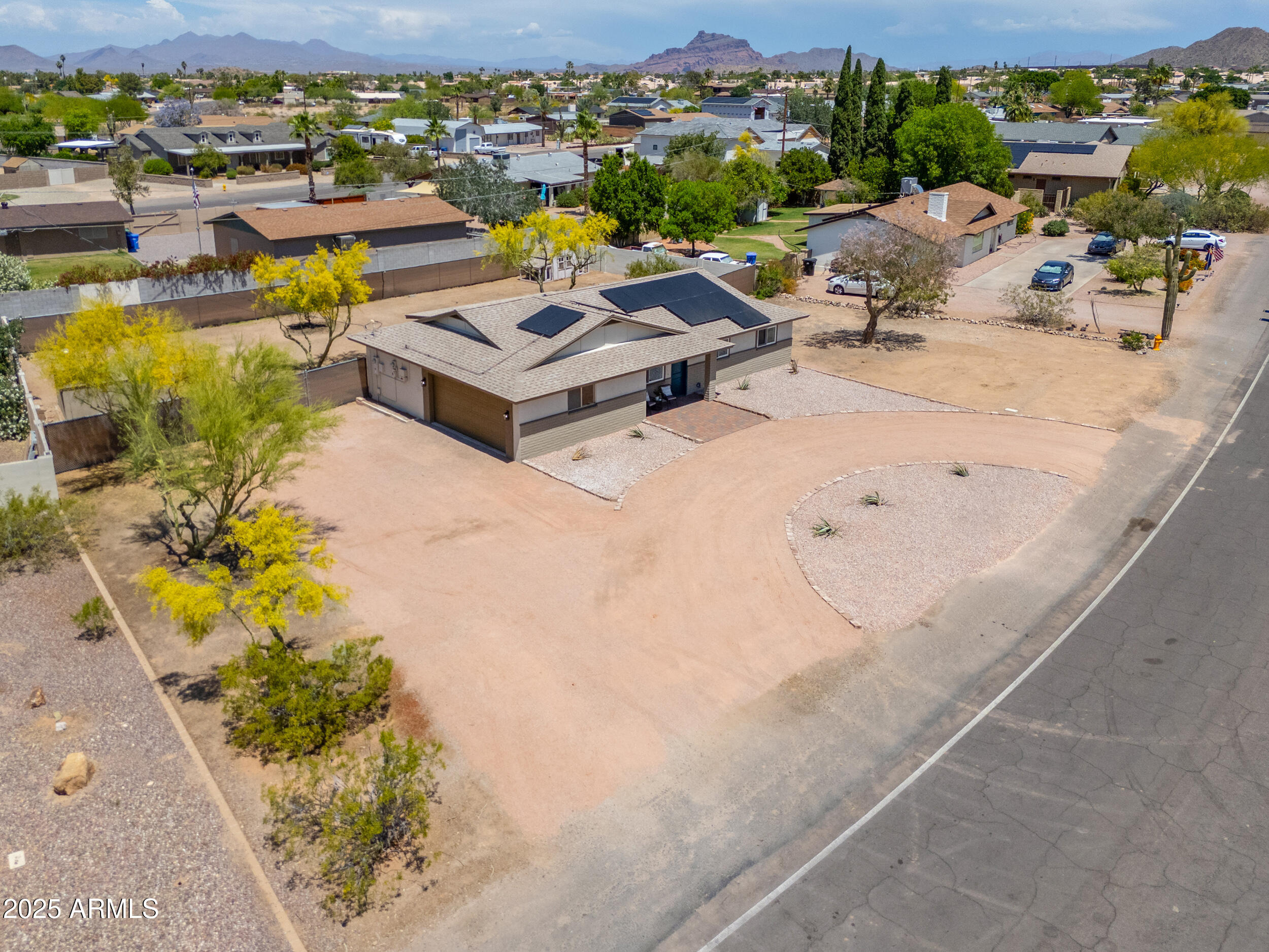 6502 E RUSTIC Drive