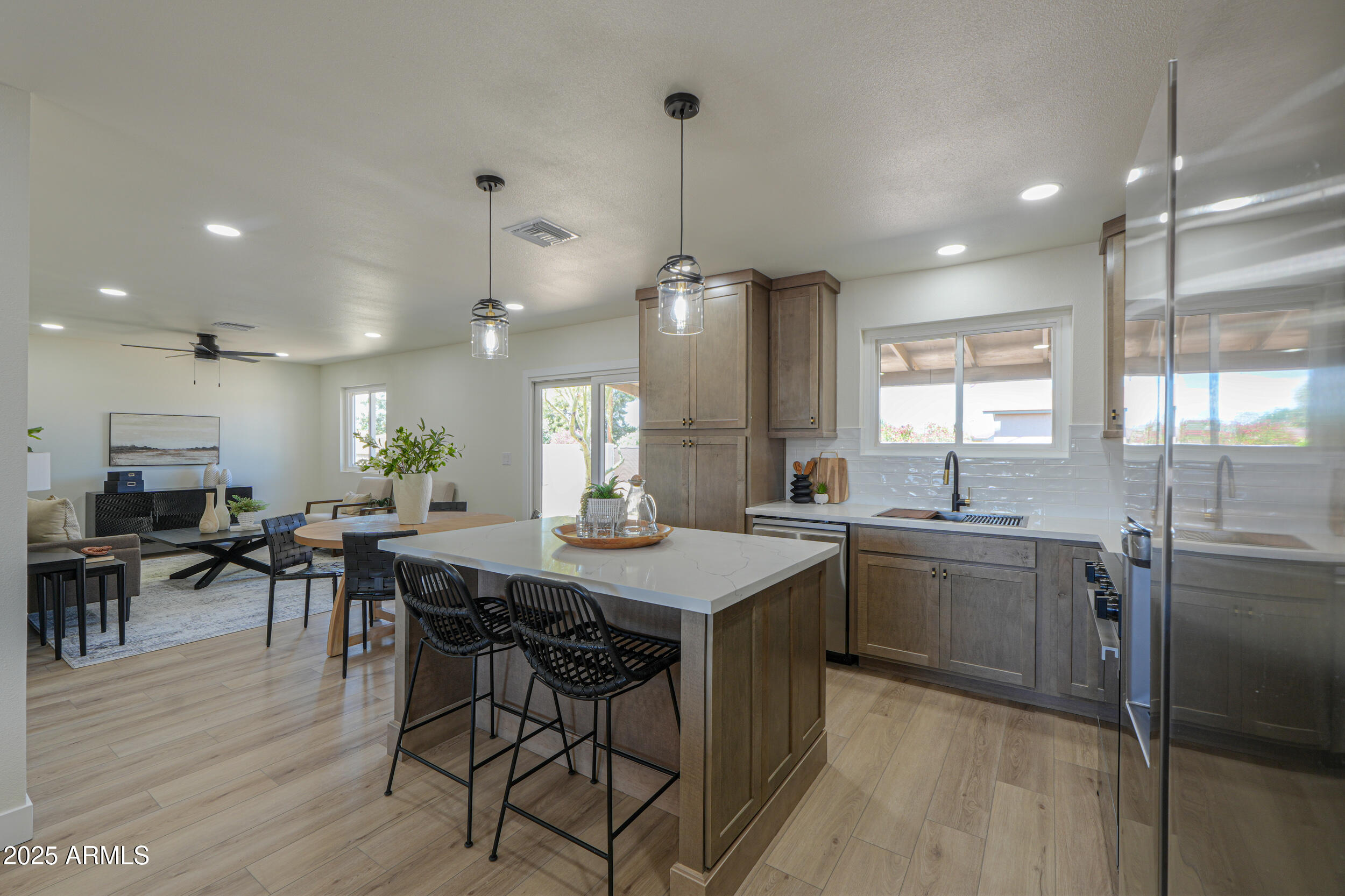 6502 E RUSTIC Drive