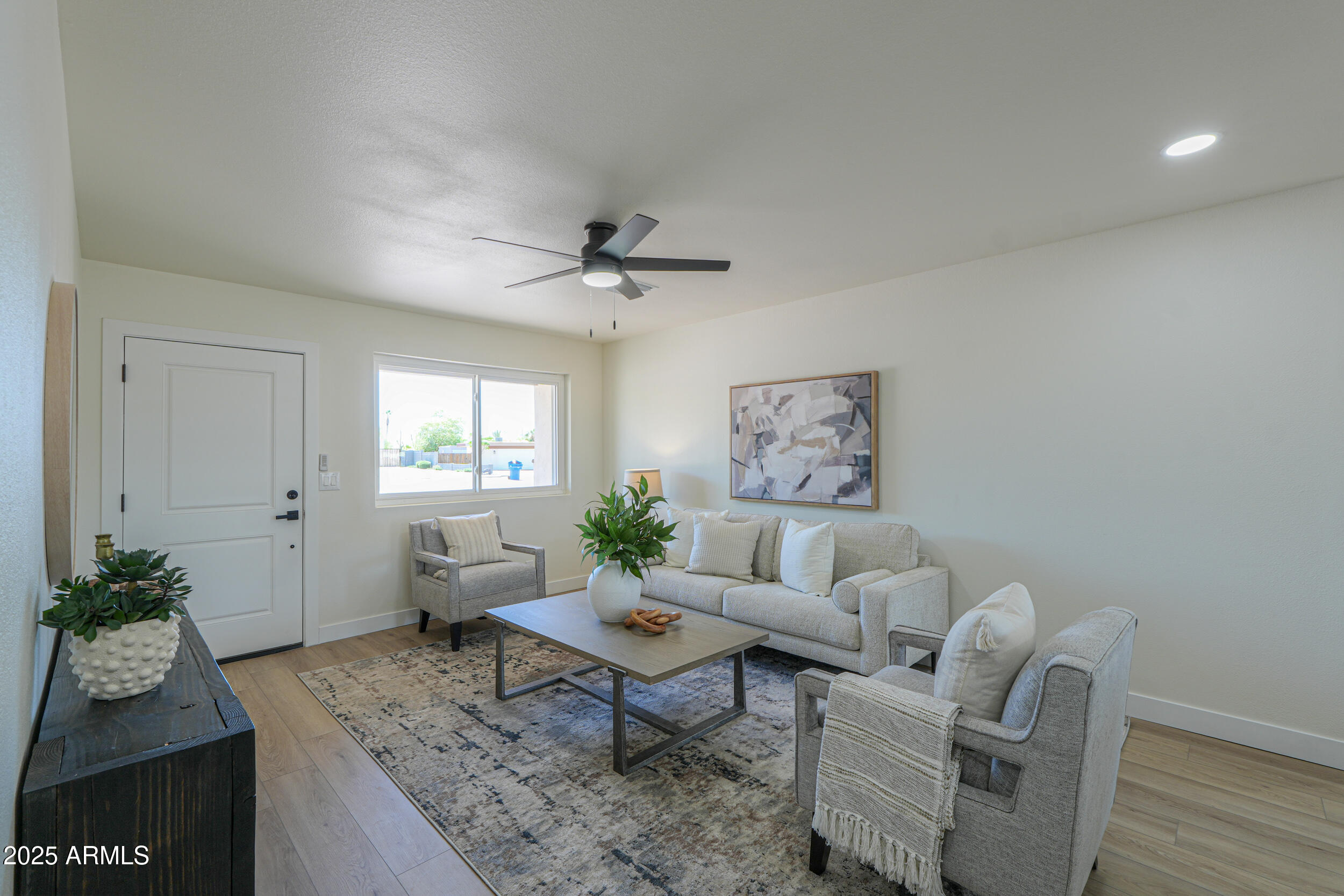 6502 E RUSTIC Drive
