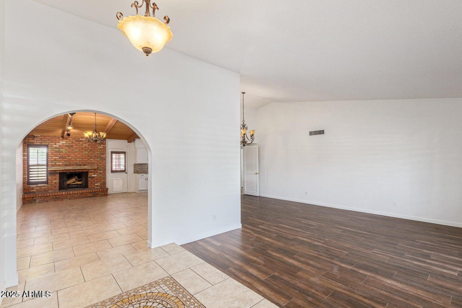 1316 N SPRING Circle