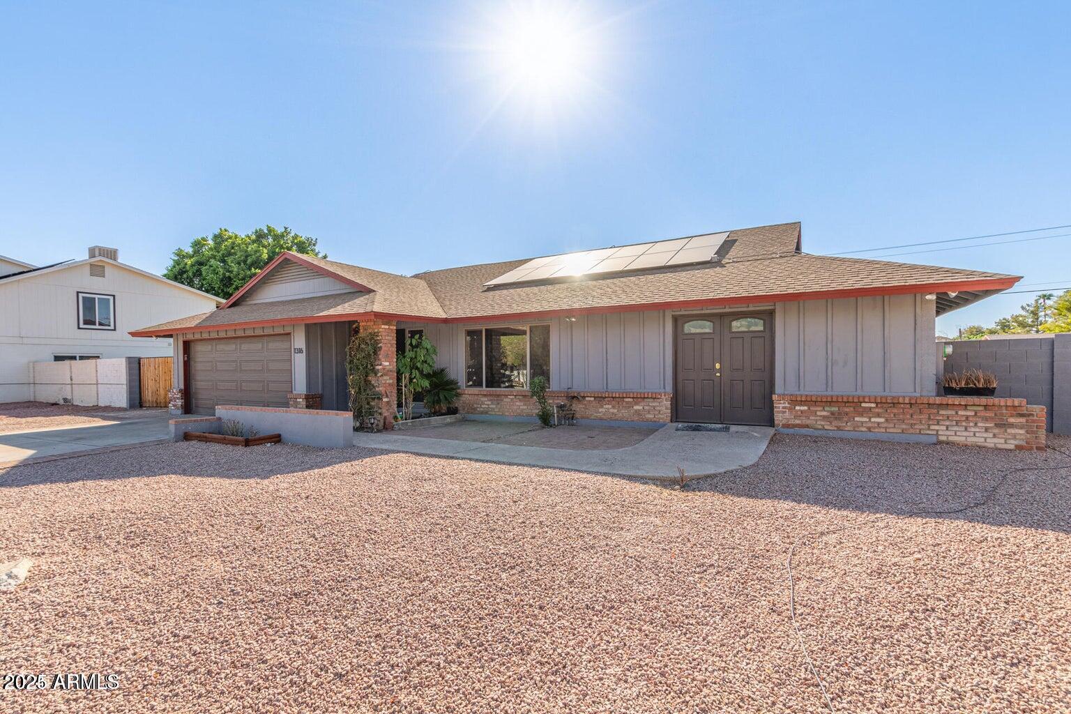 1316 N SPRING Circle