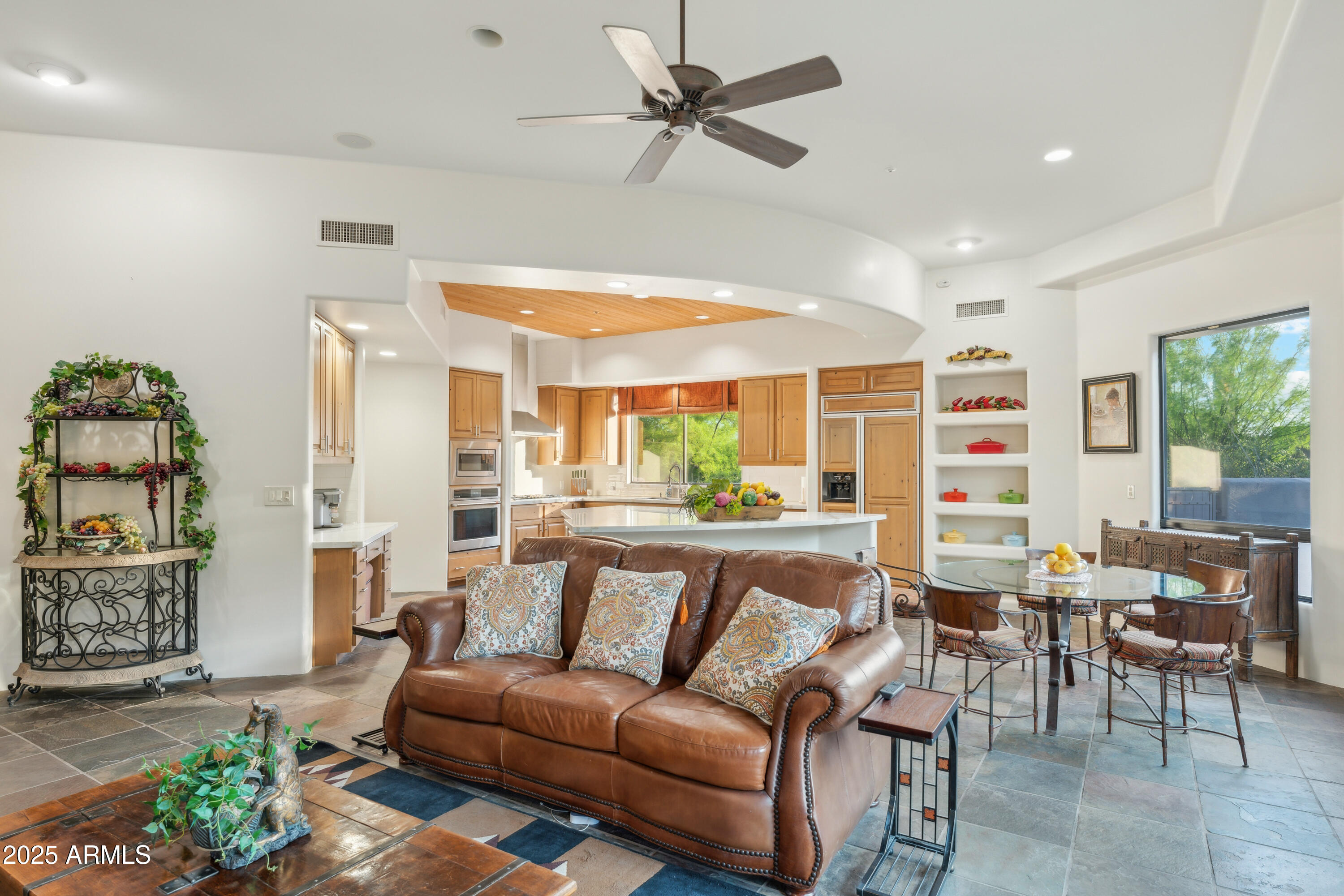 11398 E DESERT VISTA Road