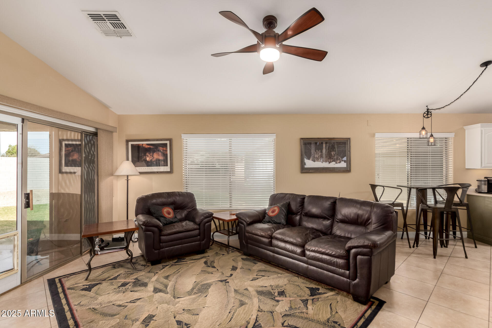 1043 N 90TH Circle