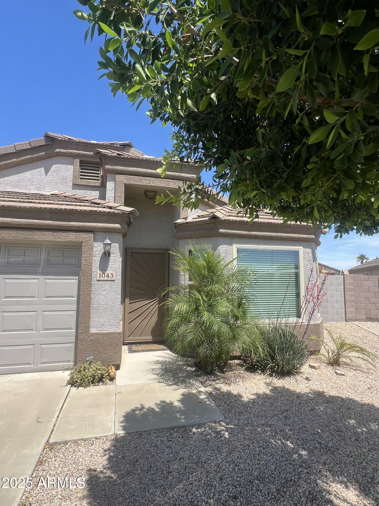1043 N 90TH Circle