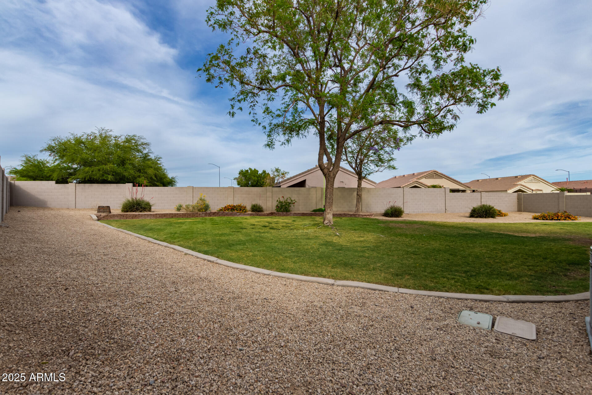 1043 N 90TH Circle