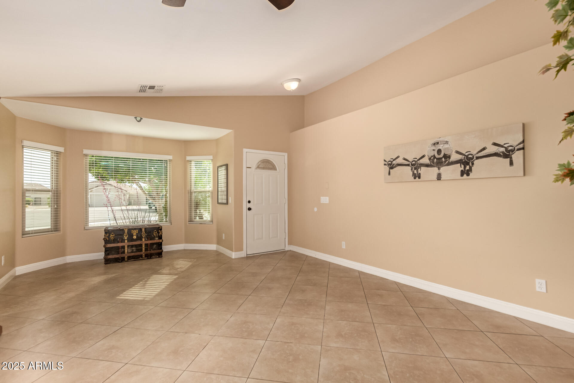 1043 N 90TH Circle