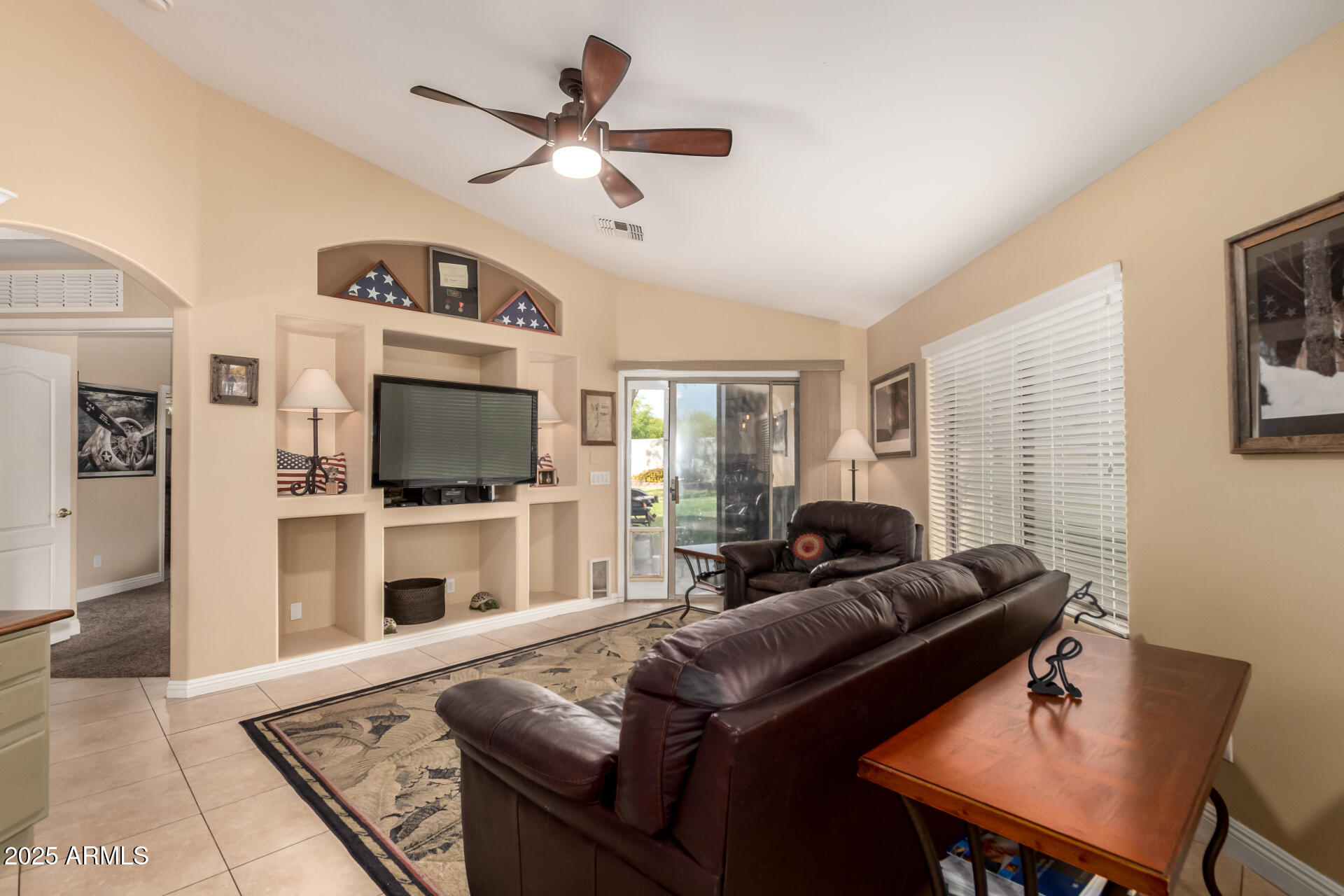 1043 N 90TH Circle