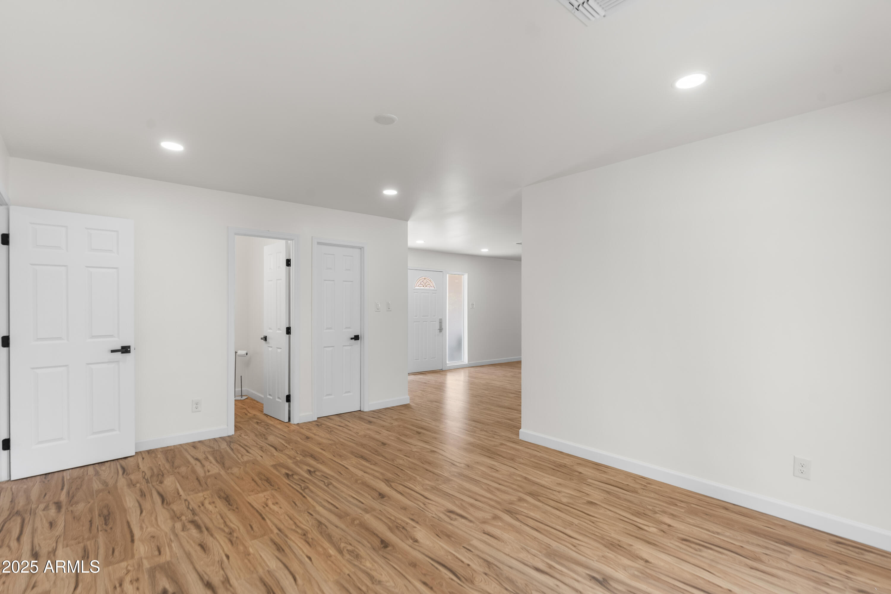 2614 E MOUNTAIN VIEW Road