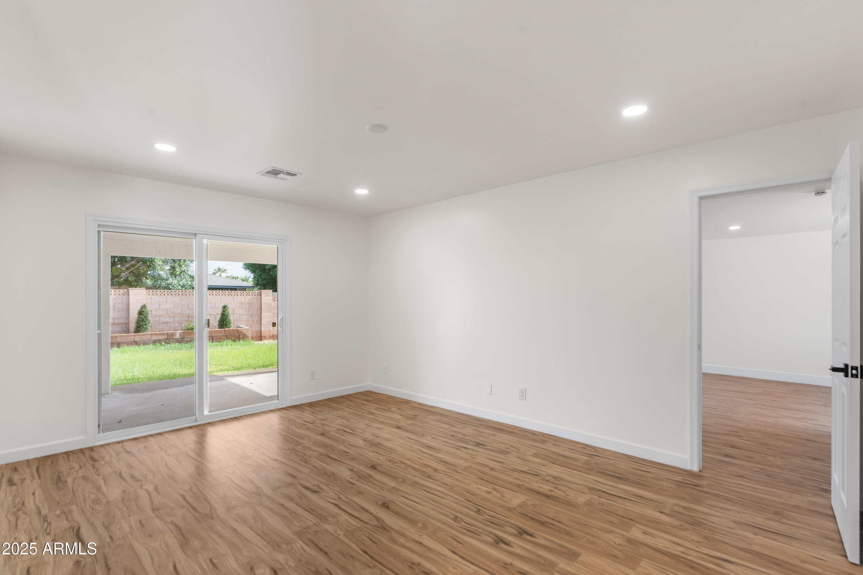2614 E MOUNTAIN VIEW Road