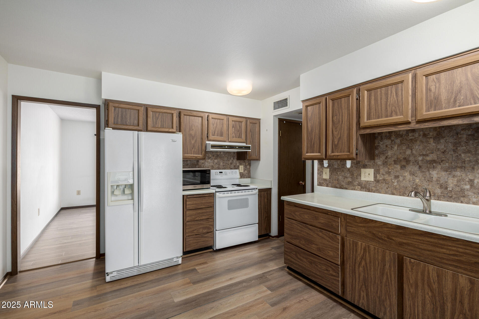 17802 N LINDGREN Avenue