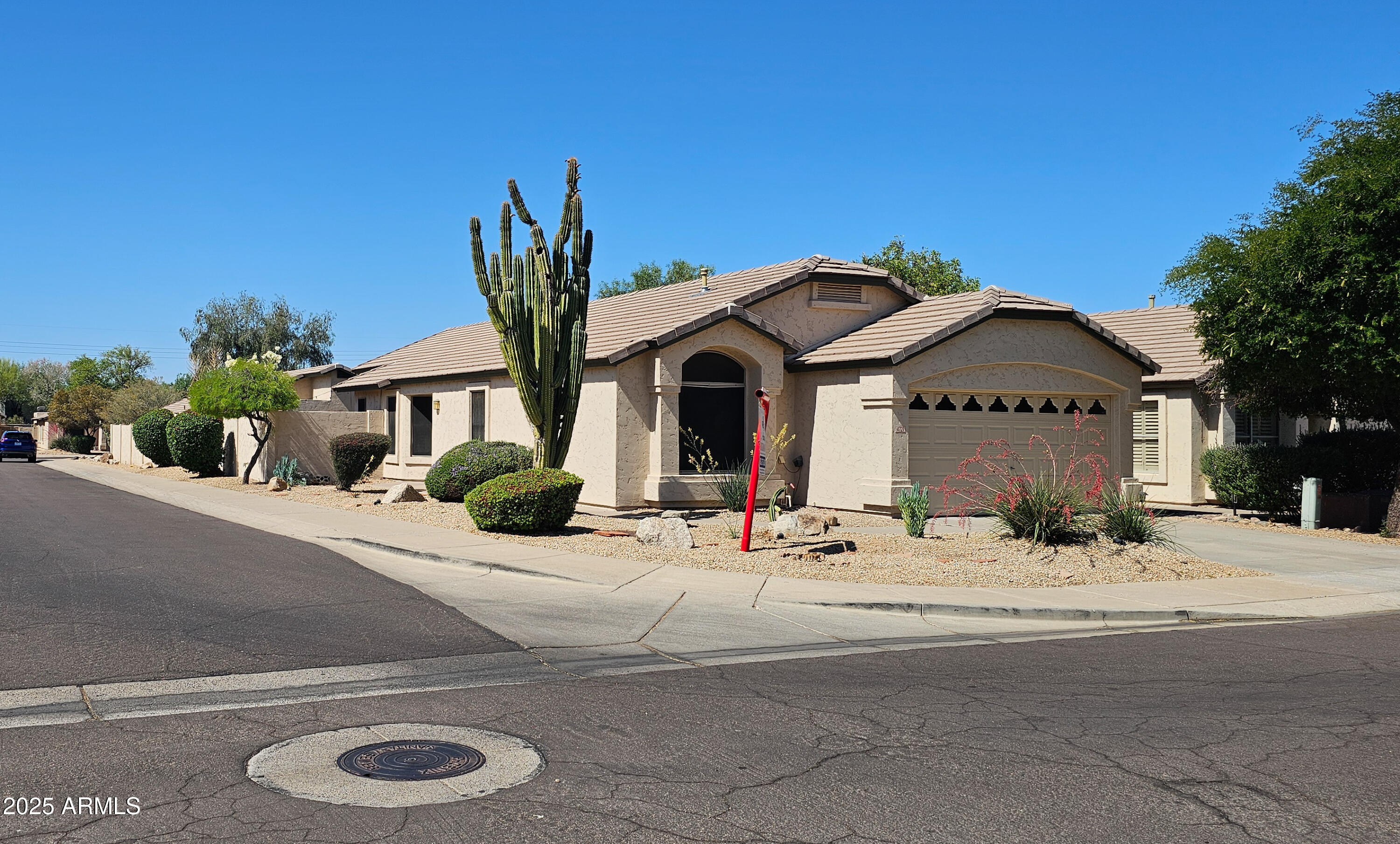 4721 E ABRAHAM Lane