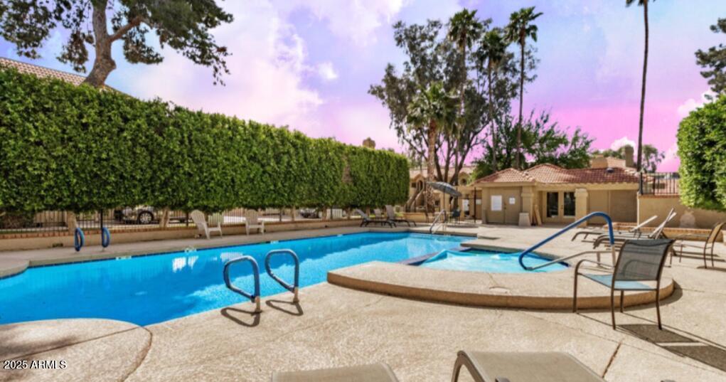 1126 W ELLIOT Road, 1058