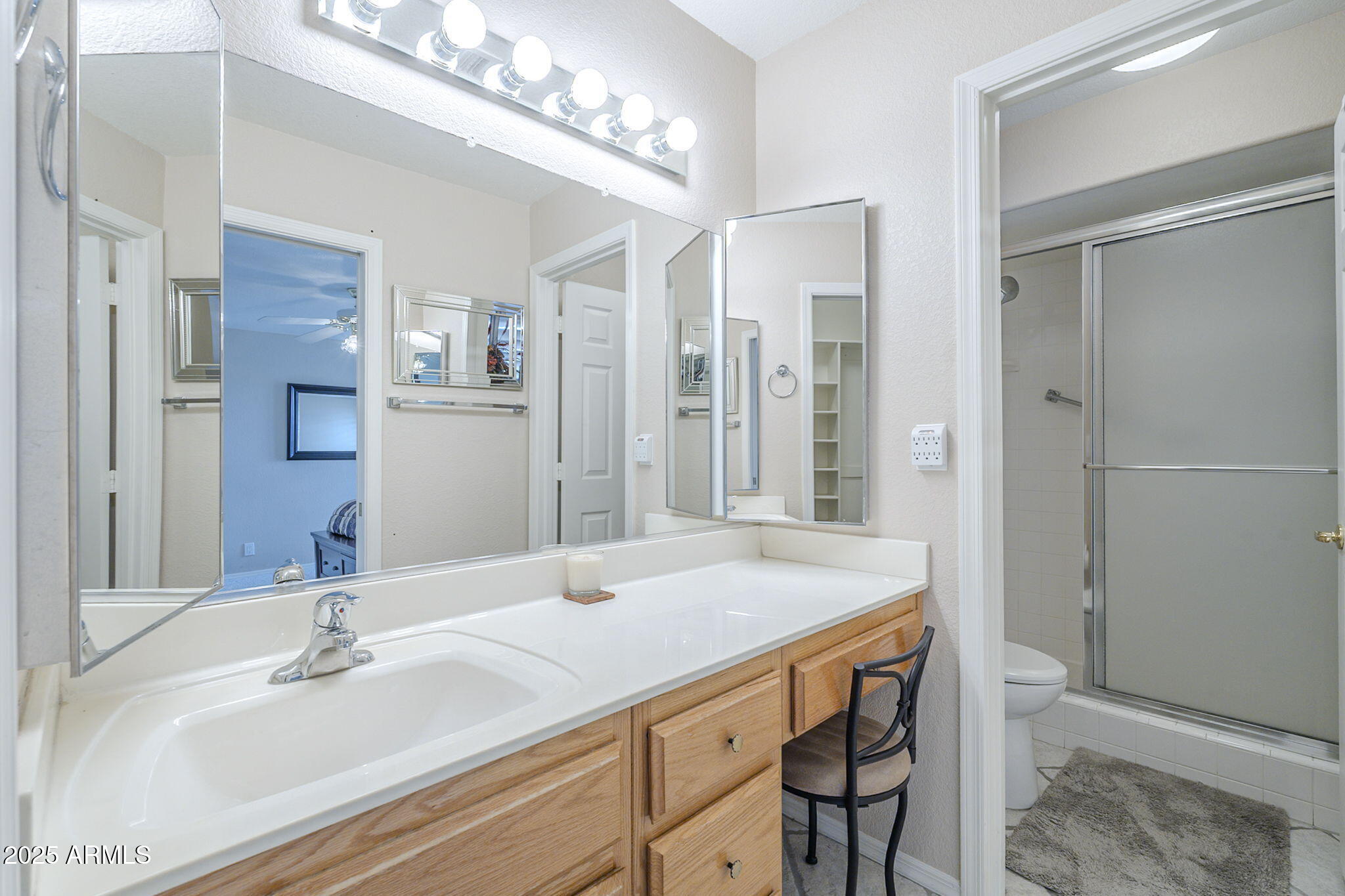 11012 E KNOWLES Avenue