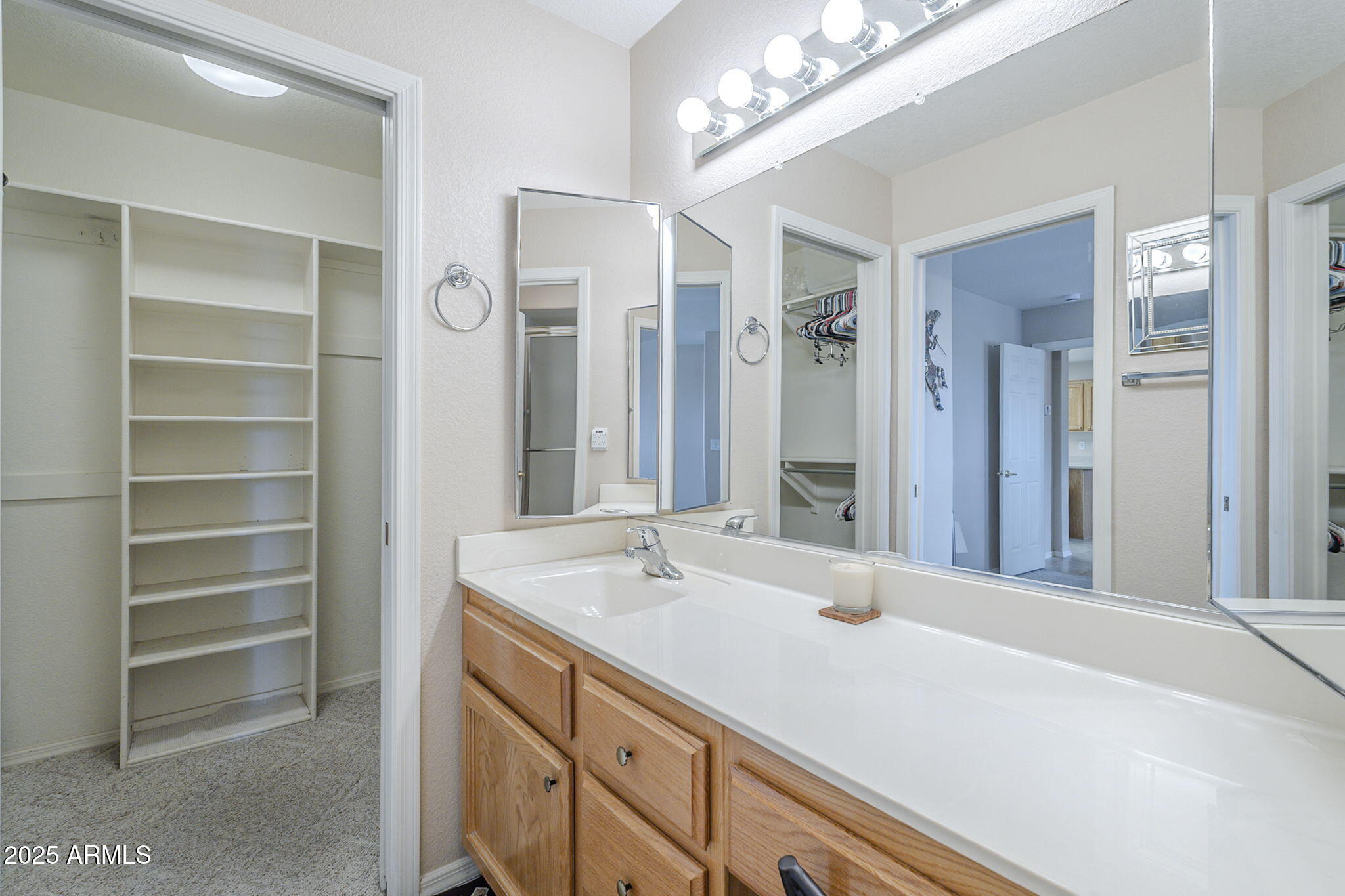 11012 E KNOWLES Avenue