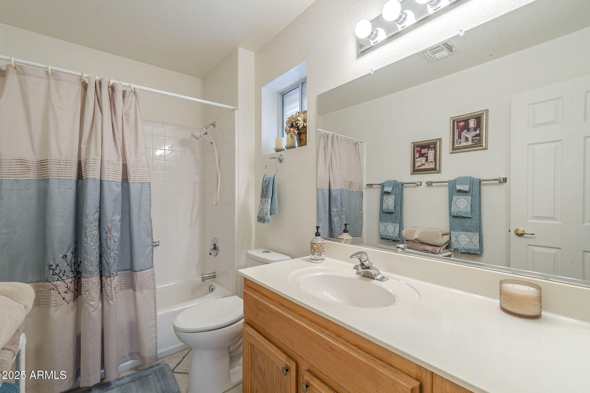 11012 E KNOWLES Avenue