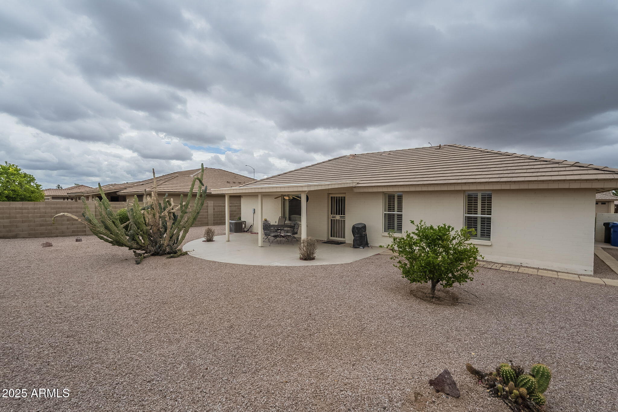 11012 E KNOWLES Avenue