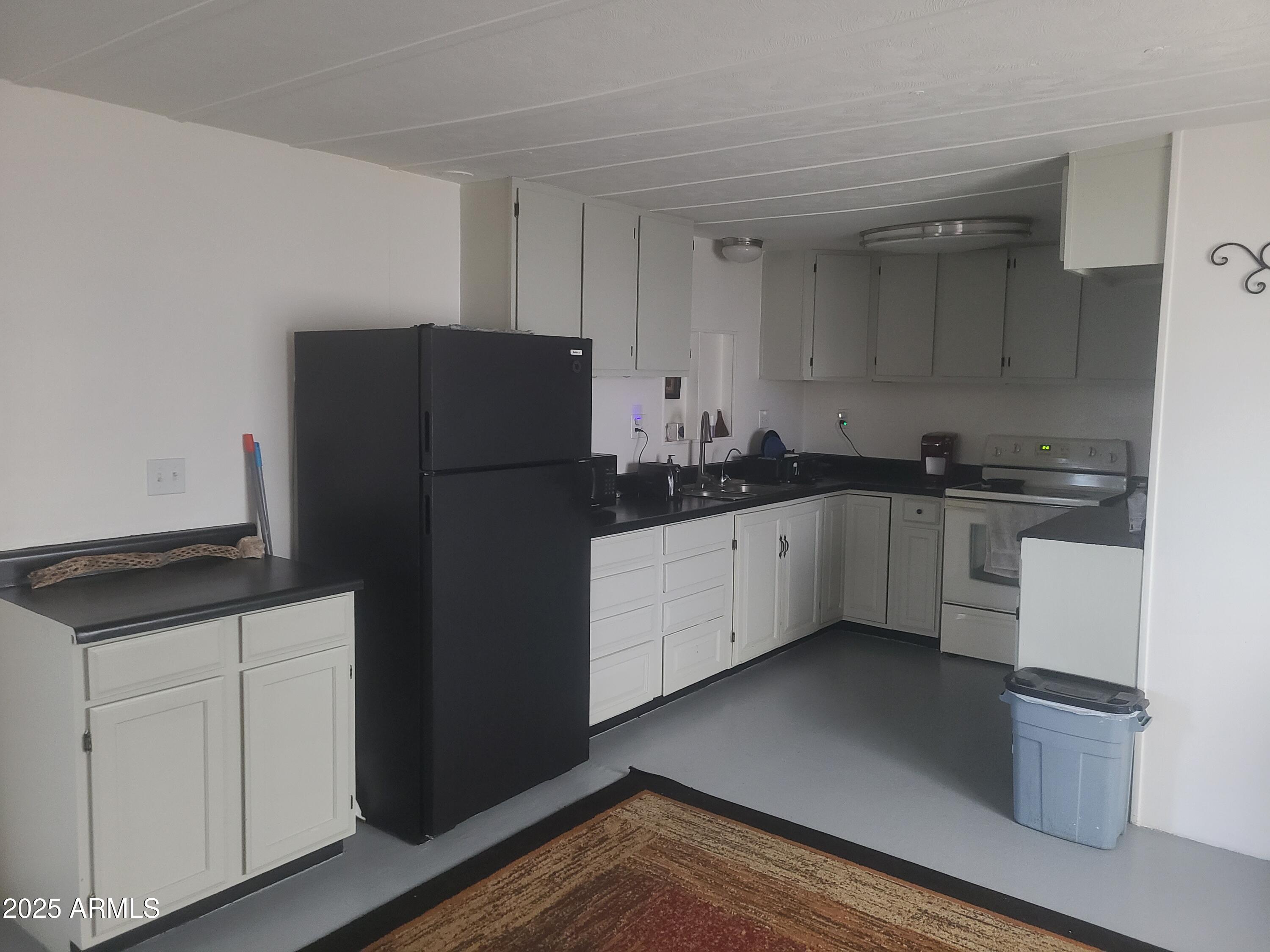 535 S ALMA SCHOOL Road, 37