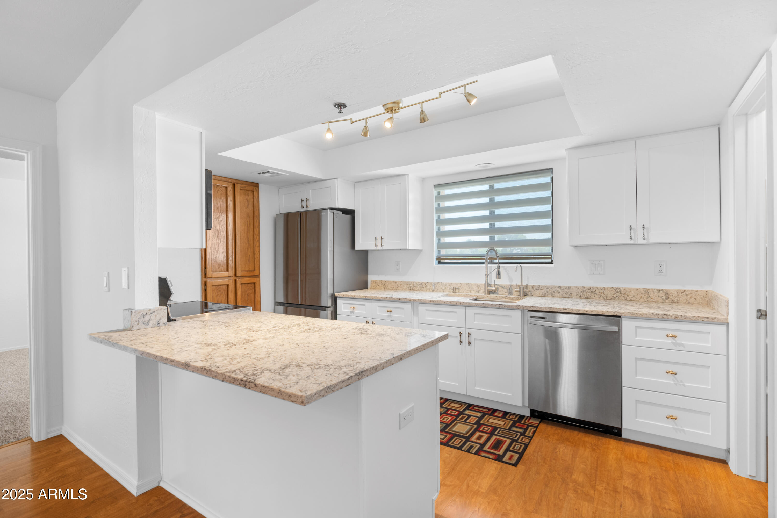 3031 N CIVIC CENTER Plaza, 317