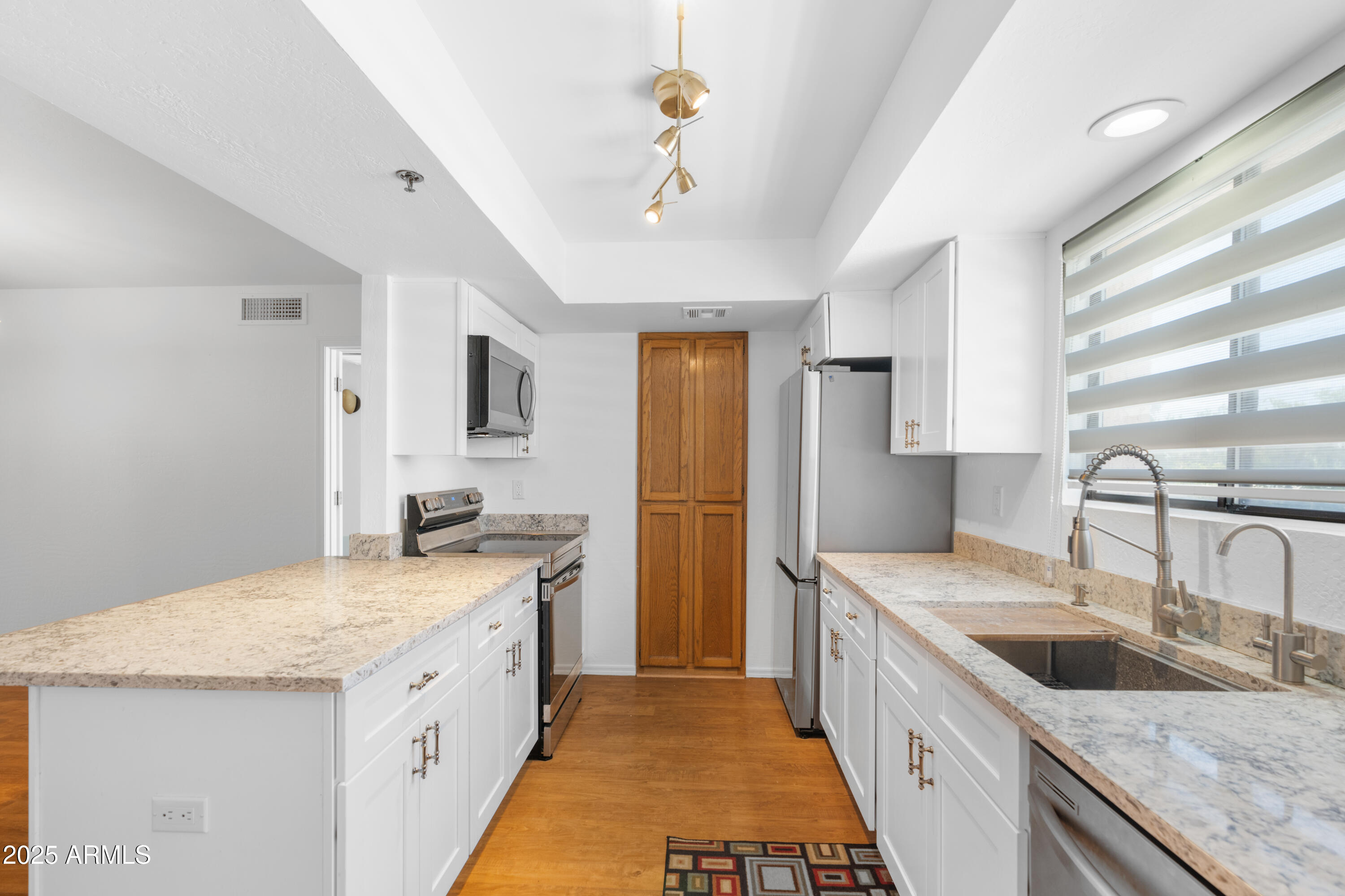 3031 N CIVIC CENTER Plaza, 317