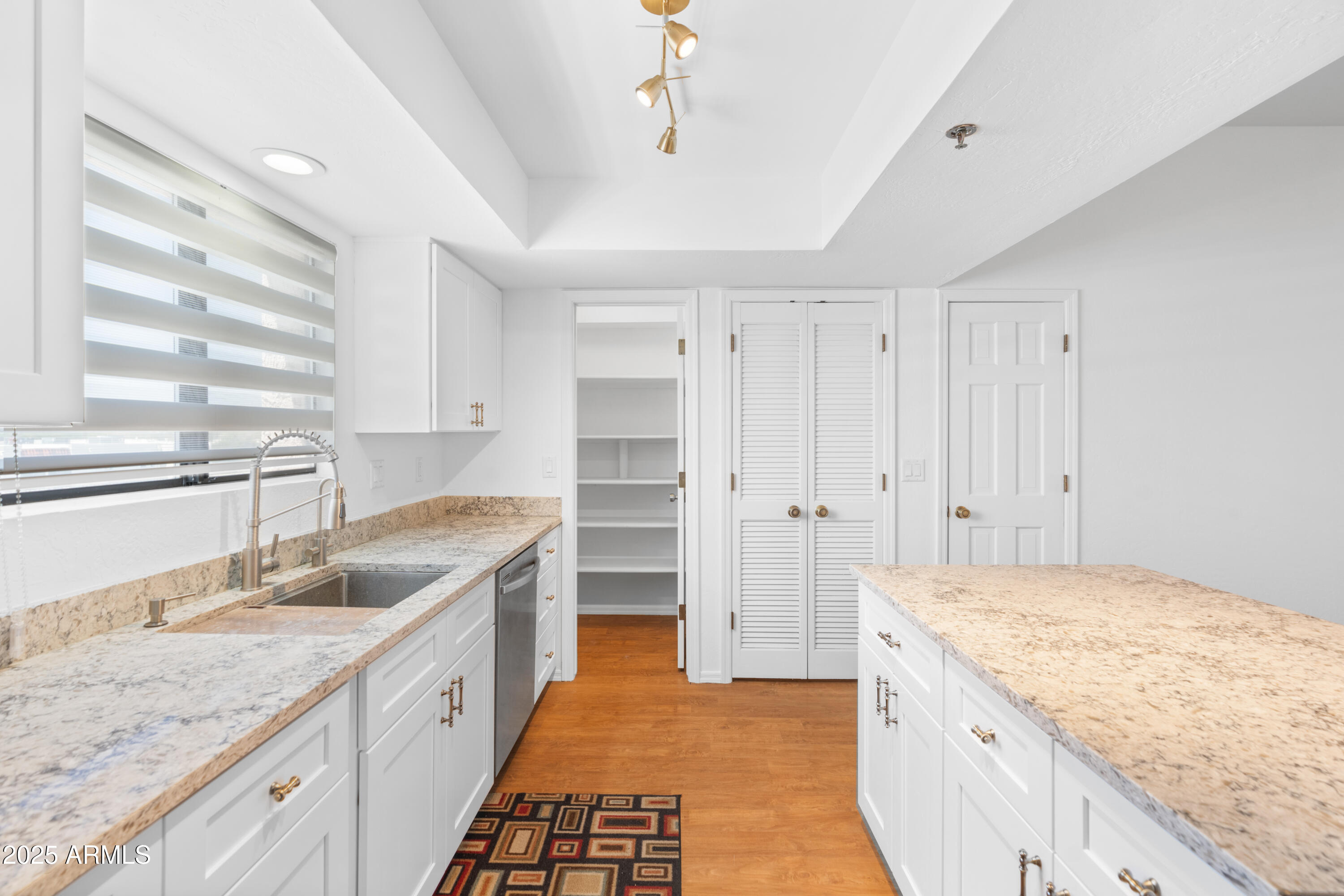 3031 N CIVIC CENTER Plaza, 317