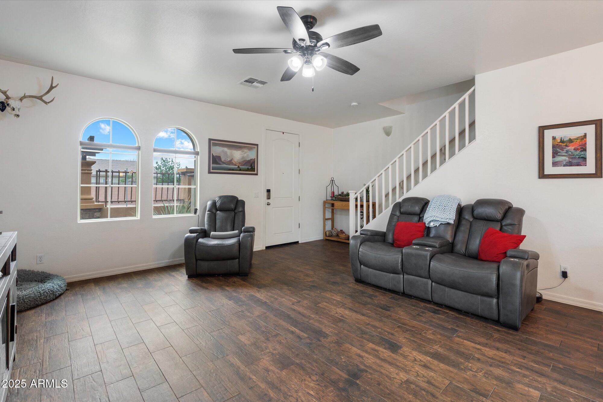 2004 E HEARTWOOD Lane