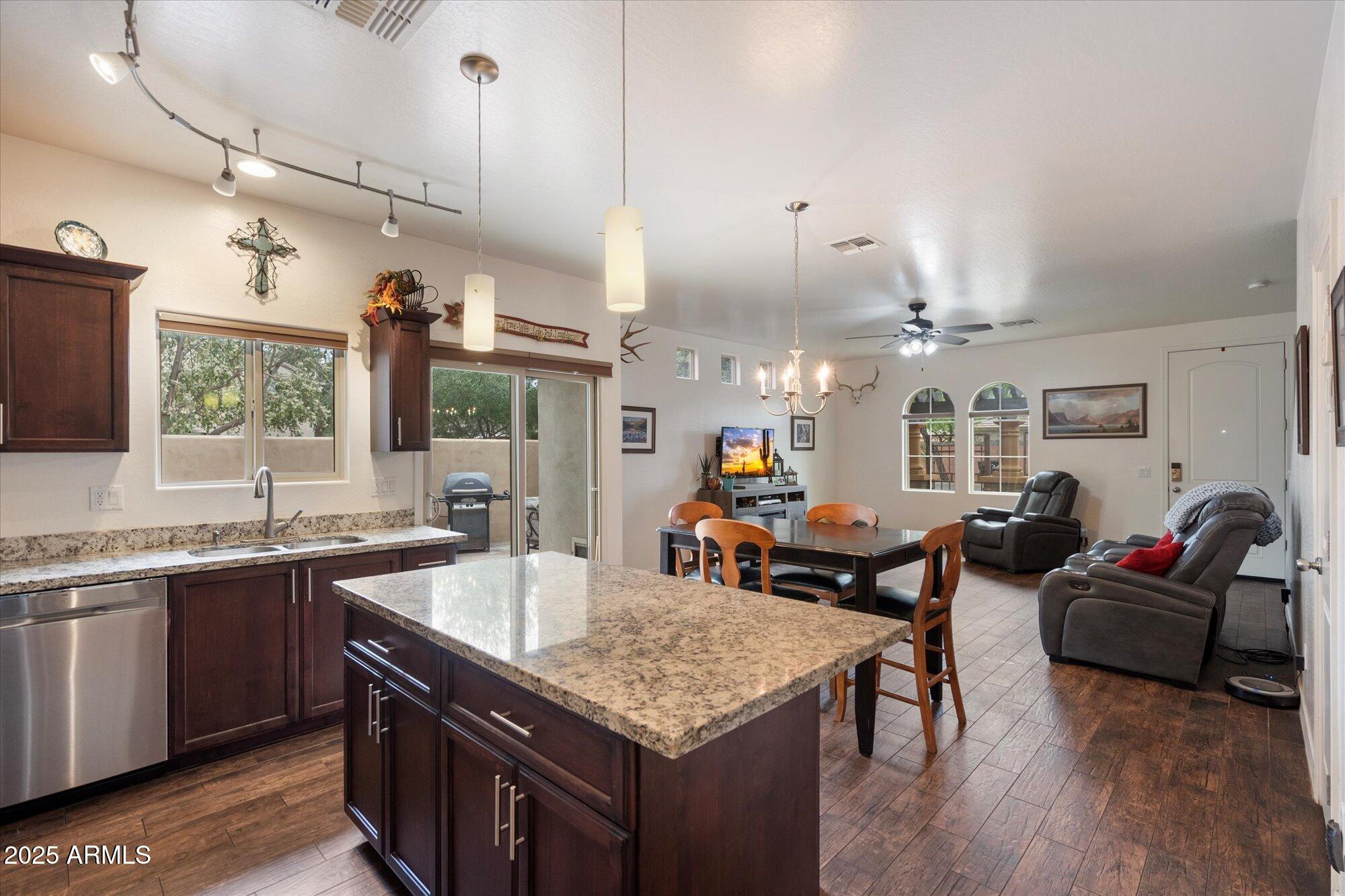 2004 E HEARTWOOD Lane