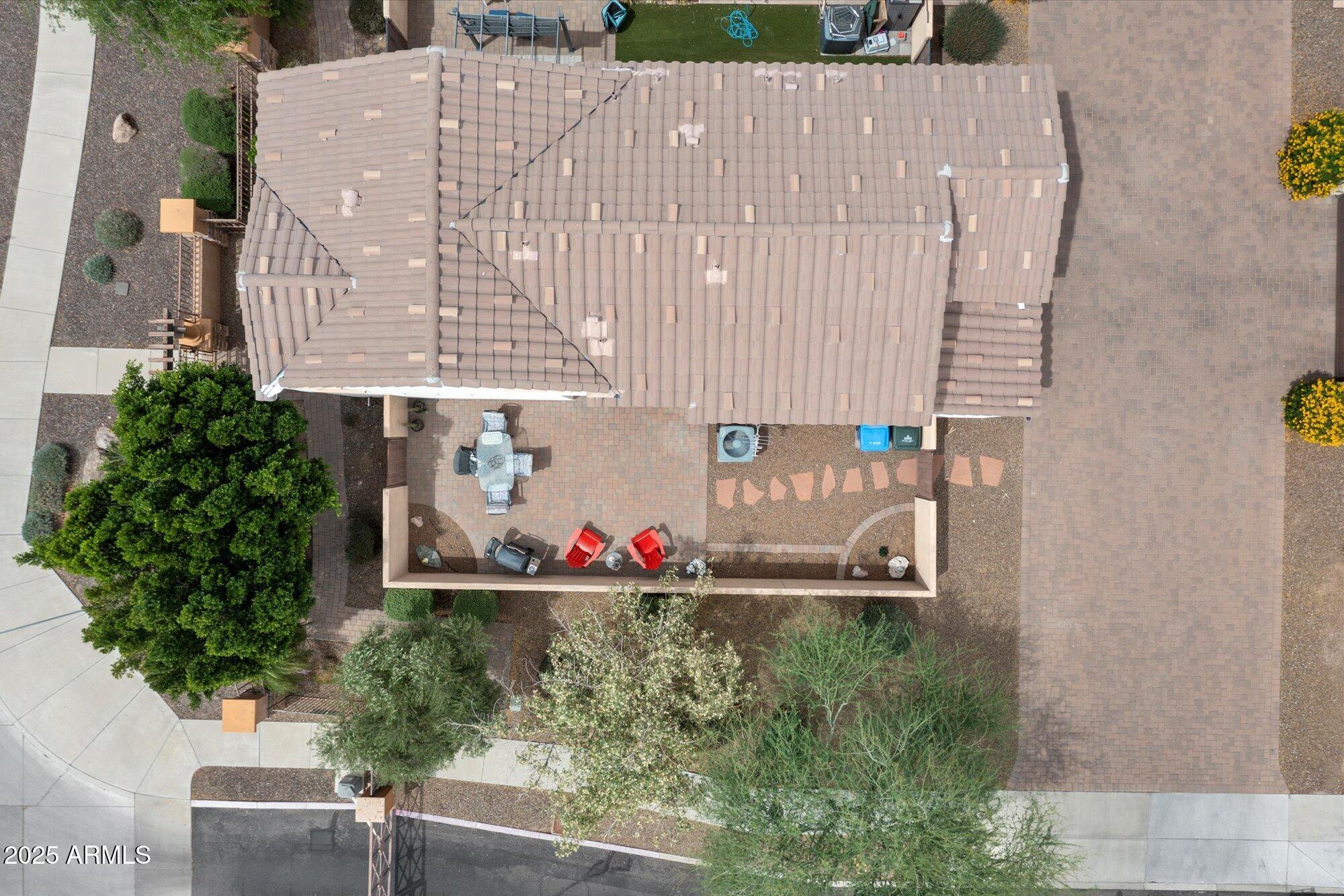 2004 E HEARTWOOD Lane
